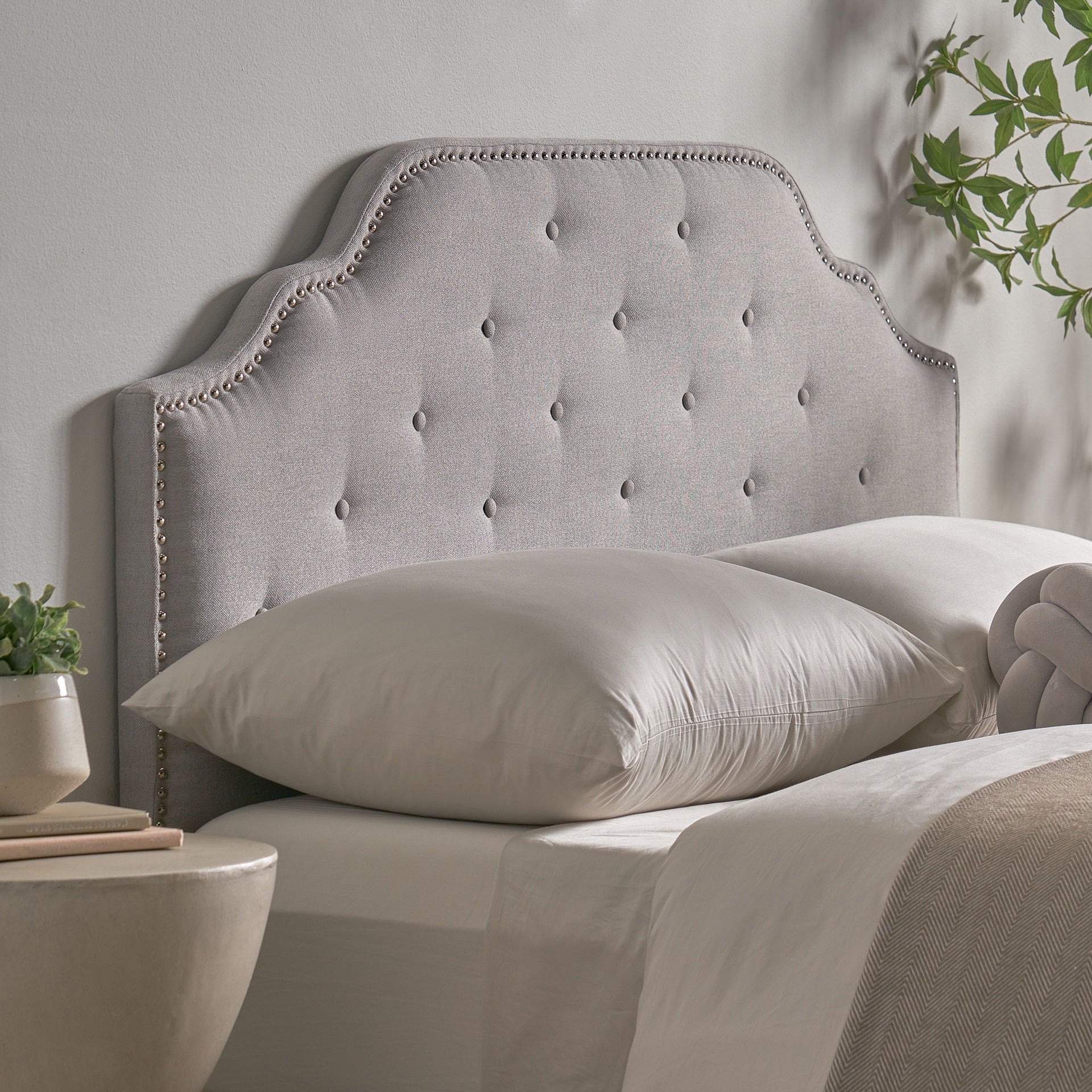 Tufted Upholstered Headboard Queen Size, Solid Wood Head Board with Durable Metal Legs, Adjustable Height Queen headboard with Nailhead Trim,fabric Headboard in Modern Button Tuffted Design