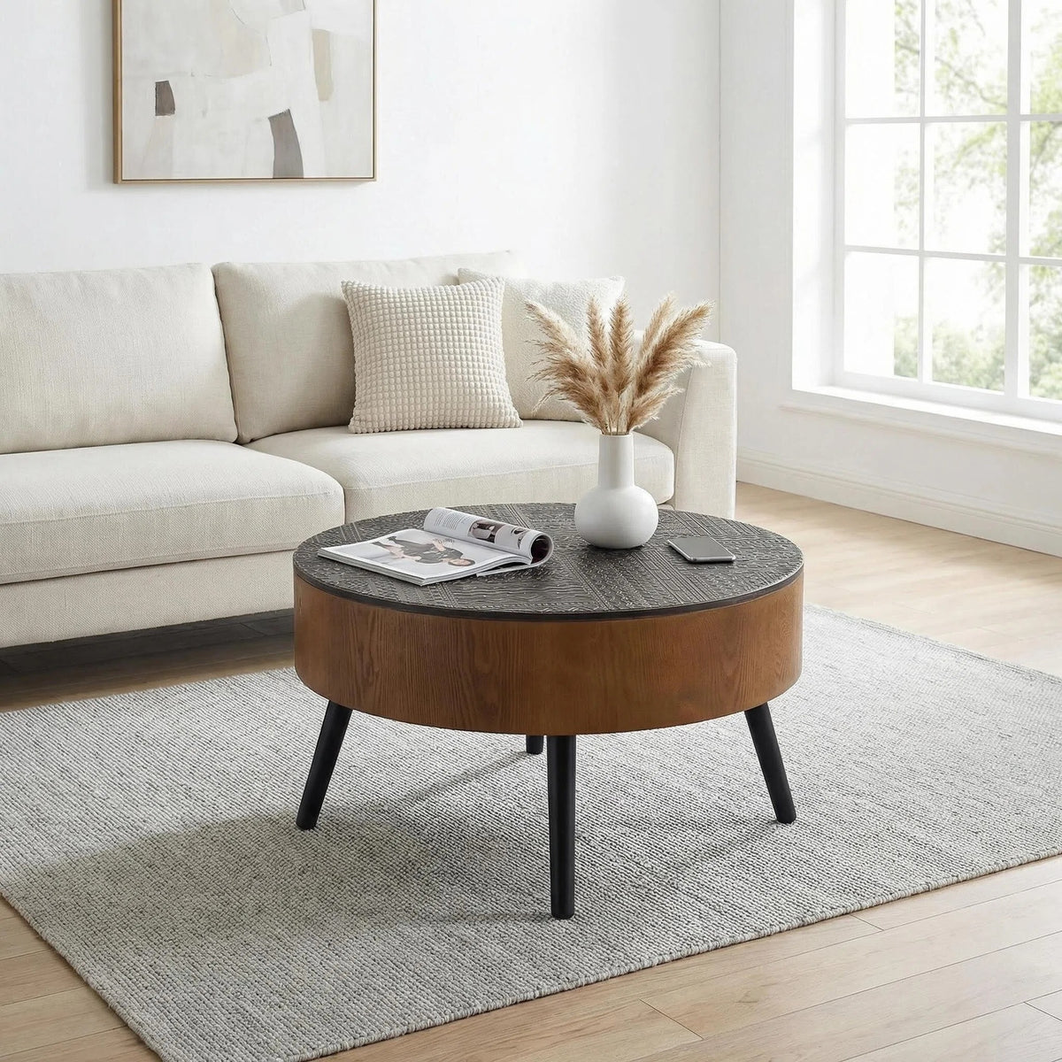 31.5-inch Round Carved Coffee Table with Storage Space, Mid-Century Modern Style Wooden Coffee Table, Four-Leg Design, 18-inch High, Living Room Accent Table (Brown and Black)