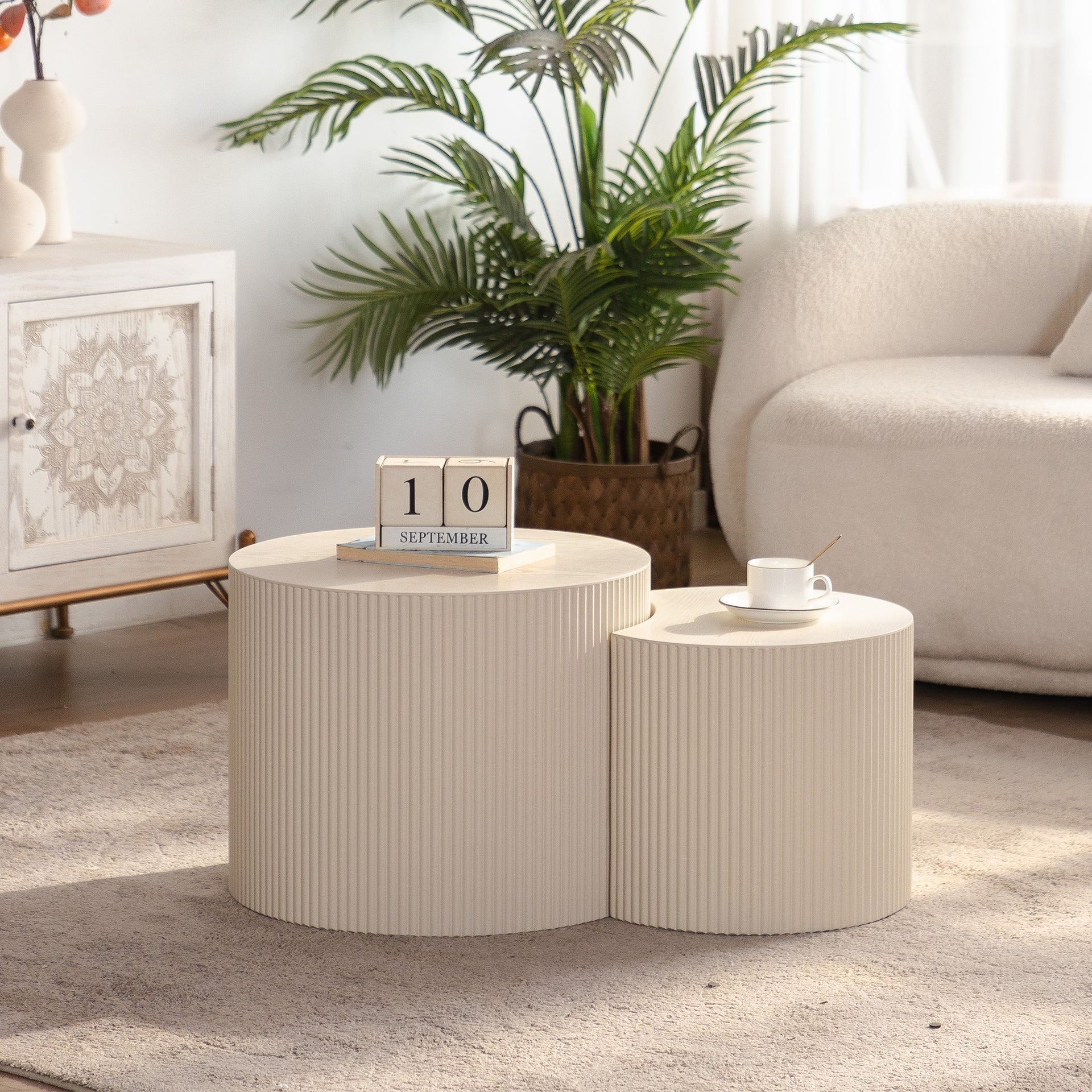 Round Coffee Table Handcrafted Relief Sturdy Pedestal Wooden Olive-Shaped Tea Table for Living Room