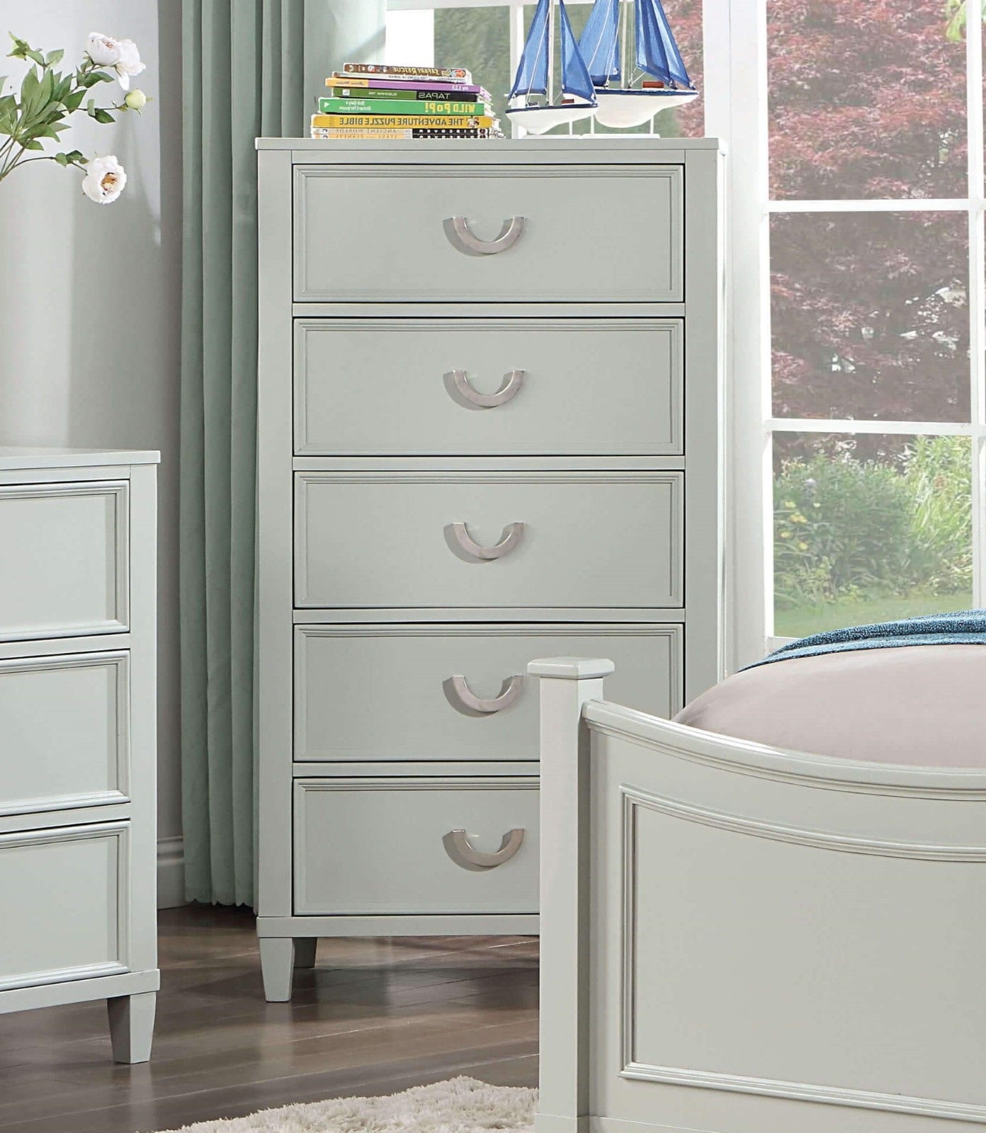 Transitional Gray 1pc Chest Dovetail Drawers Solid wood Bedroom Chrome Hanging Pulls 5-Drawers Molding Details