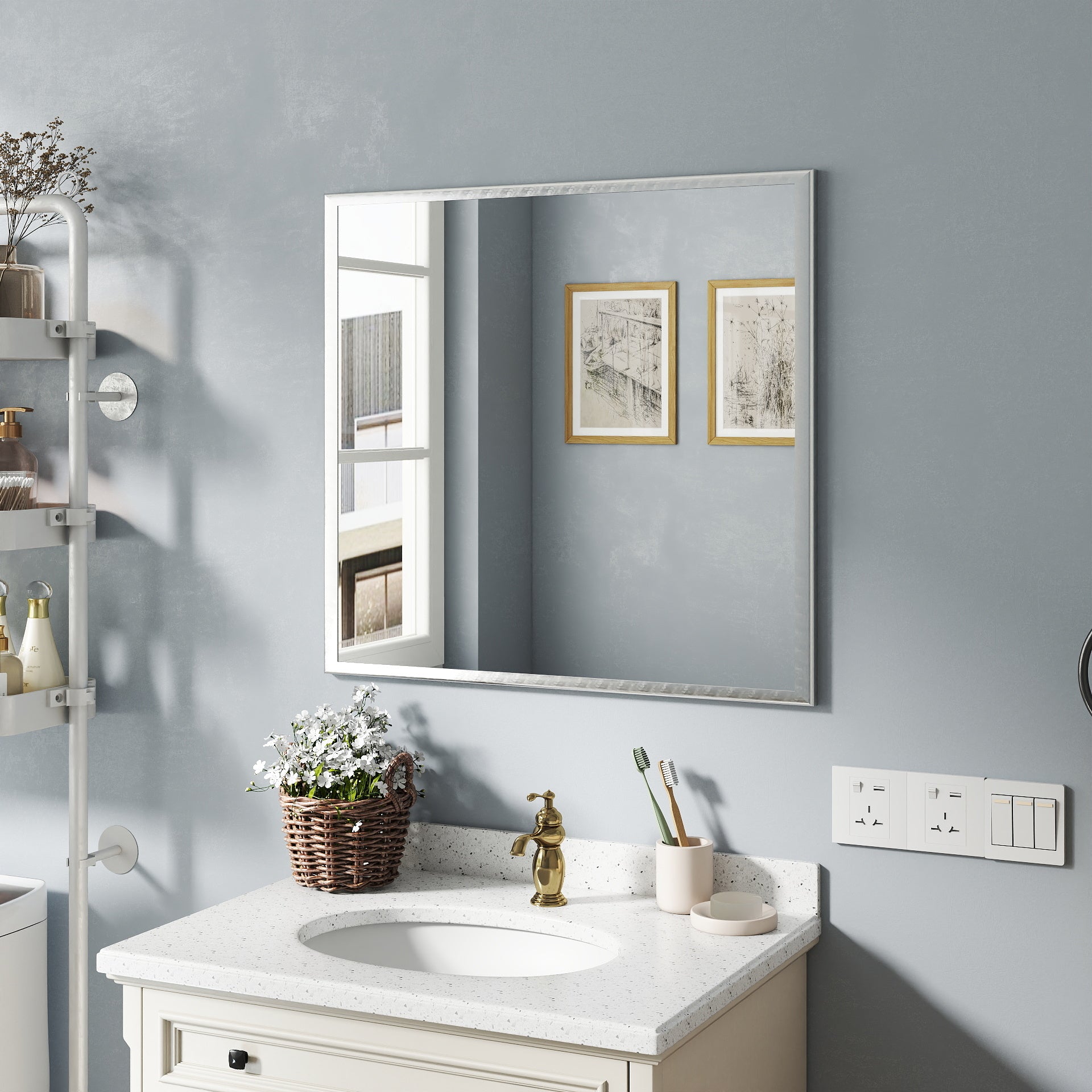 Transform Your Bathroom with This Stunning 32-inch Aluminum Silver Mirror!