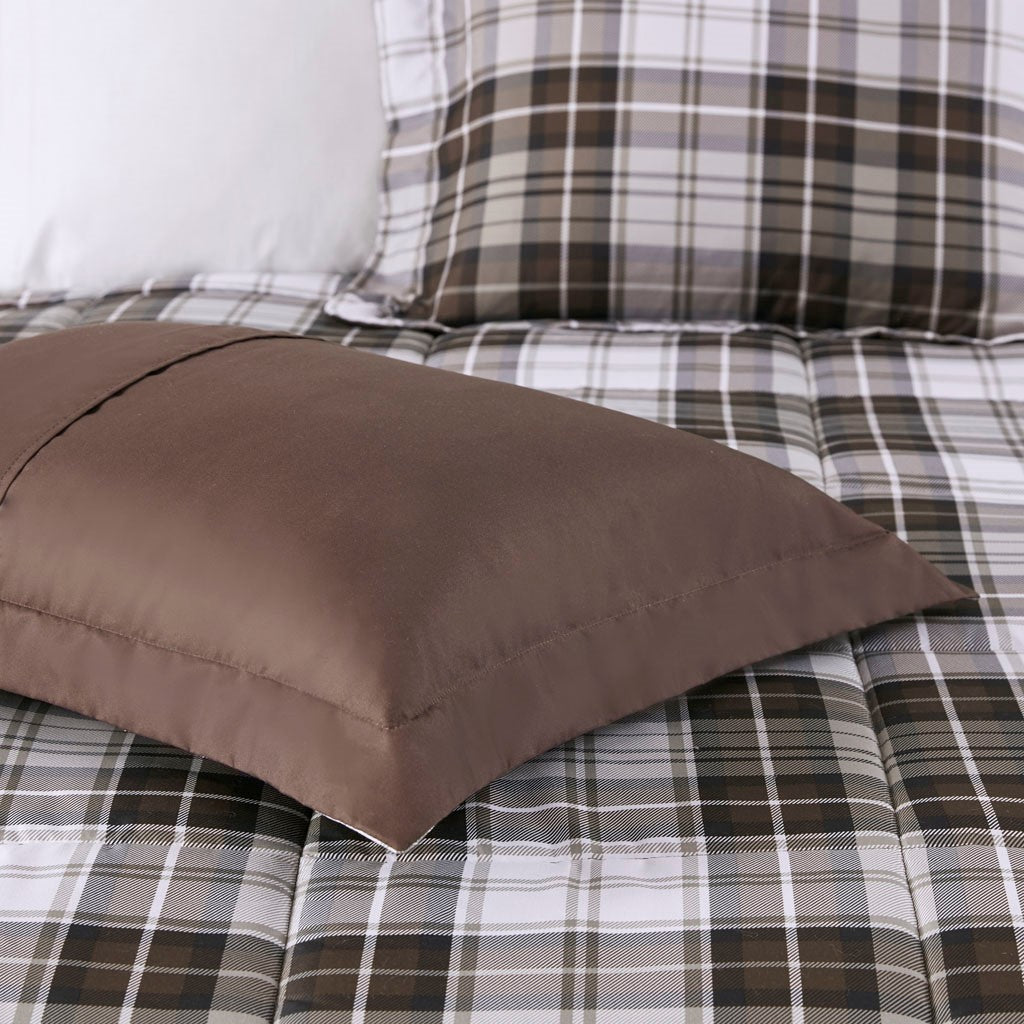 Full/Queen 3M Scotchgard Down Alternative All Season Comforter Set