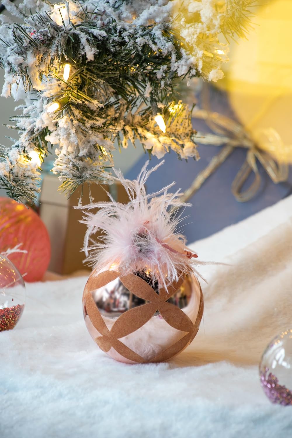 D4.7" Christmas Ball Ornaments, Glass Decorative Hanging Ball Christmas Tree Ornaments for Holiday Party Decorations, Set of 4