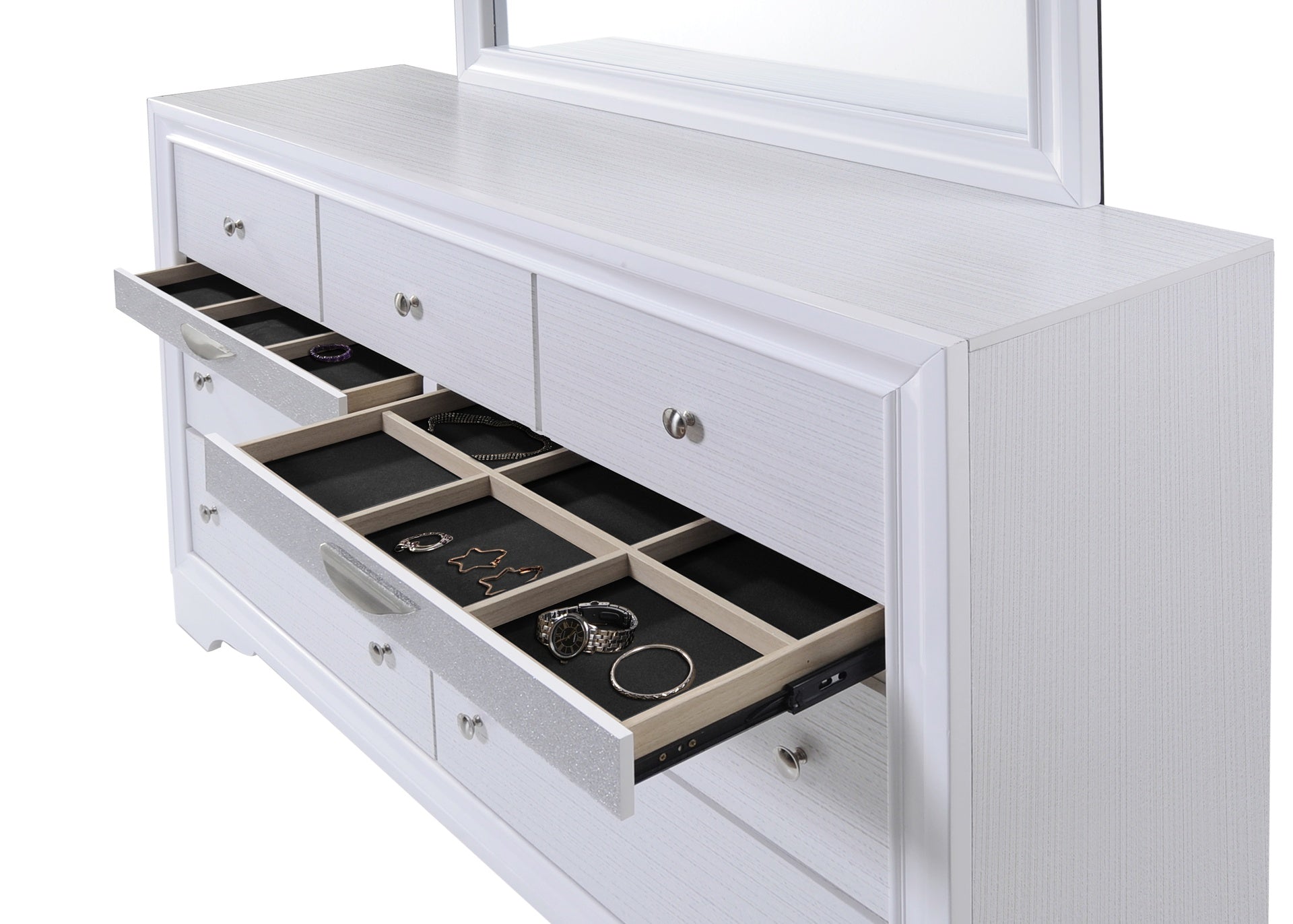 Matrix Traditional 7 Drawer Dresser in White made with Wood