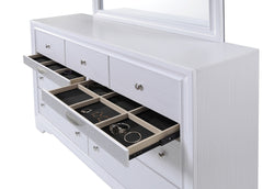Matrix Traditional 7 Drawer Dresser in White made with Wood