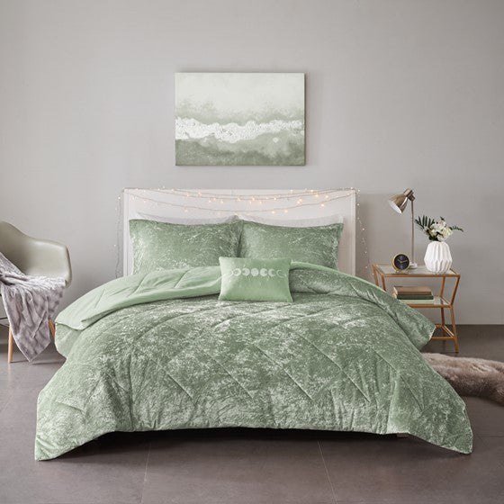 Full/Queen Velvet Comforter Set with Throw Pillow