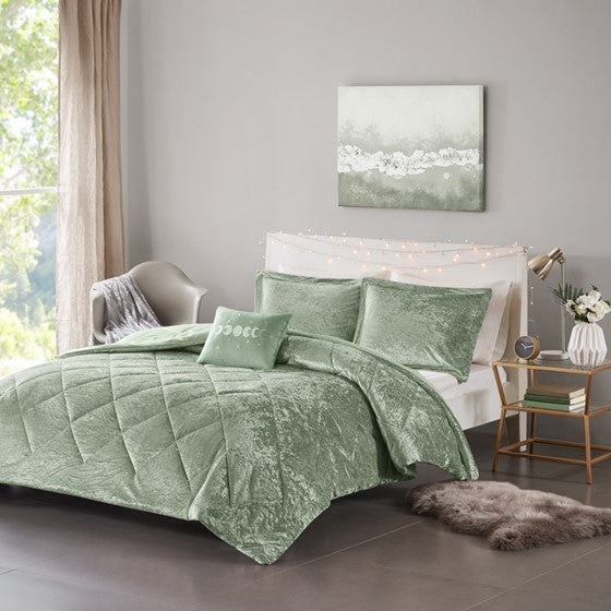 Full/Queen Velvet Comforter Set with Throw Pillow
