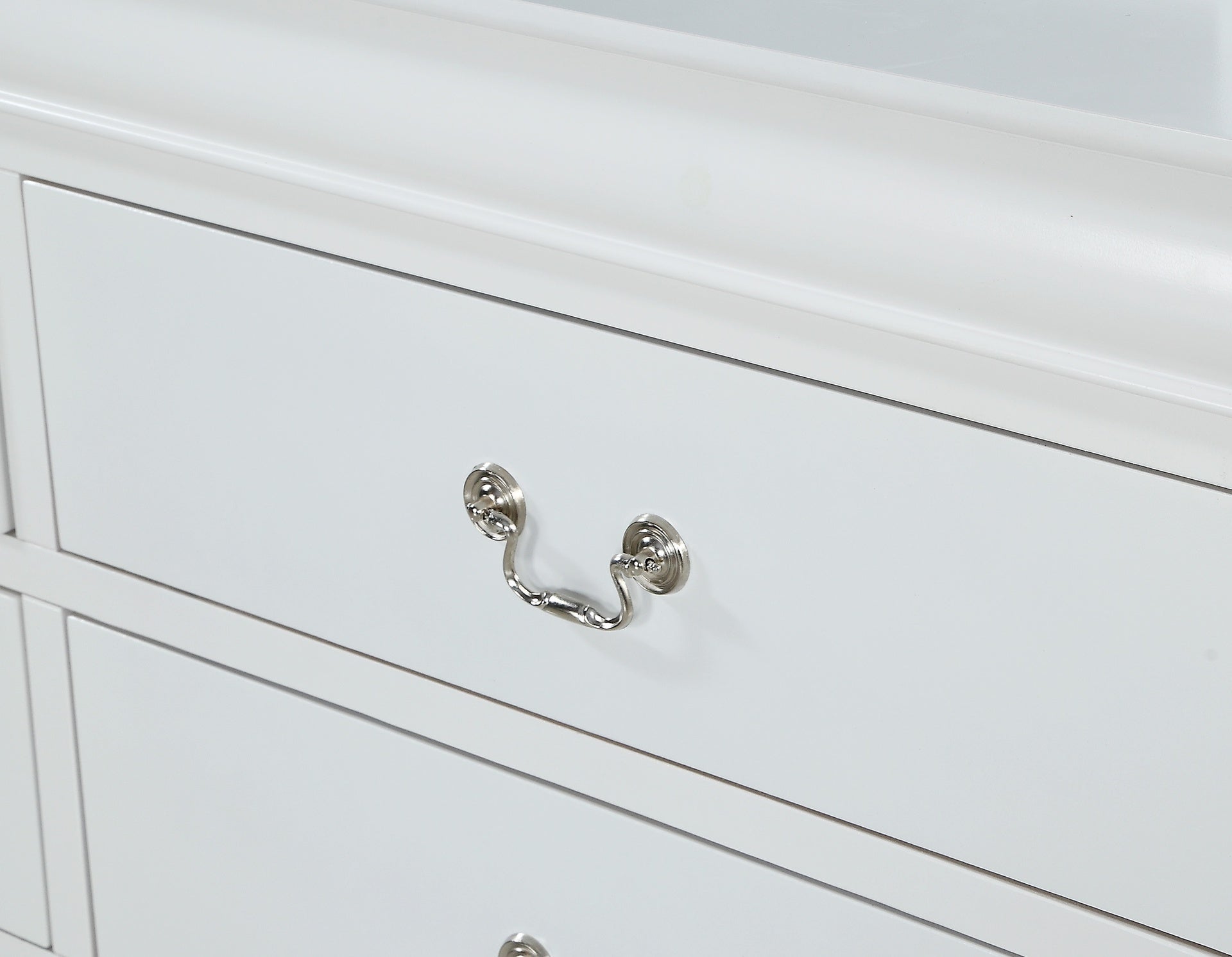 1pc White Finish Five Drawers Louis Philip Chest Solid Wood Contemporary Sleek Ample Storage