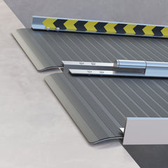 HOMCOM Wheelchair Ramp, 10FT Foldable Threshold Ramp, Aluminum Handicap Ramp with Non-Slip Surface, Transition Plates Above and Below for Home, Doorways, Steps, 600lbs Capacity