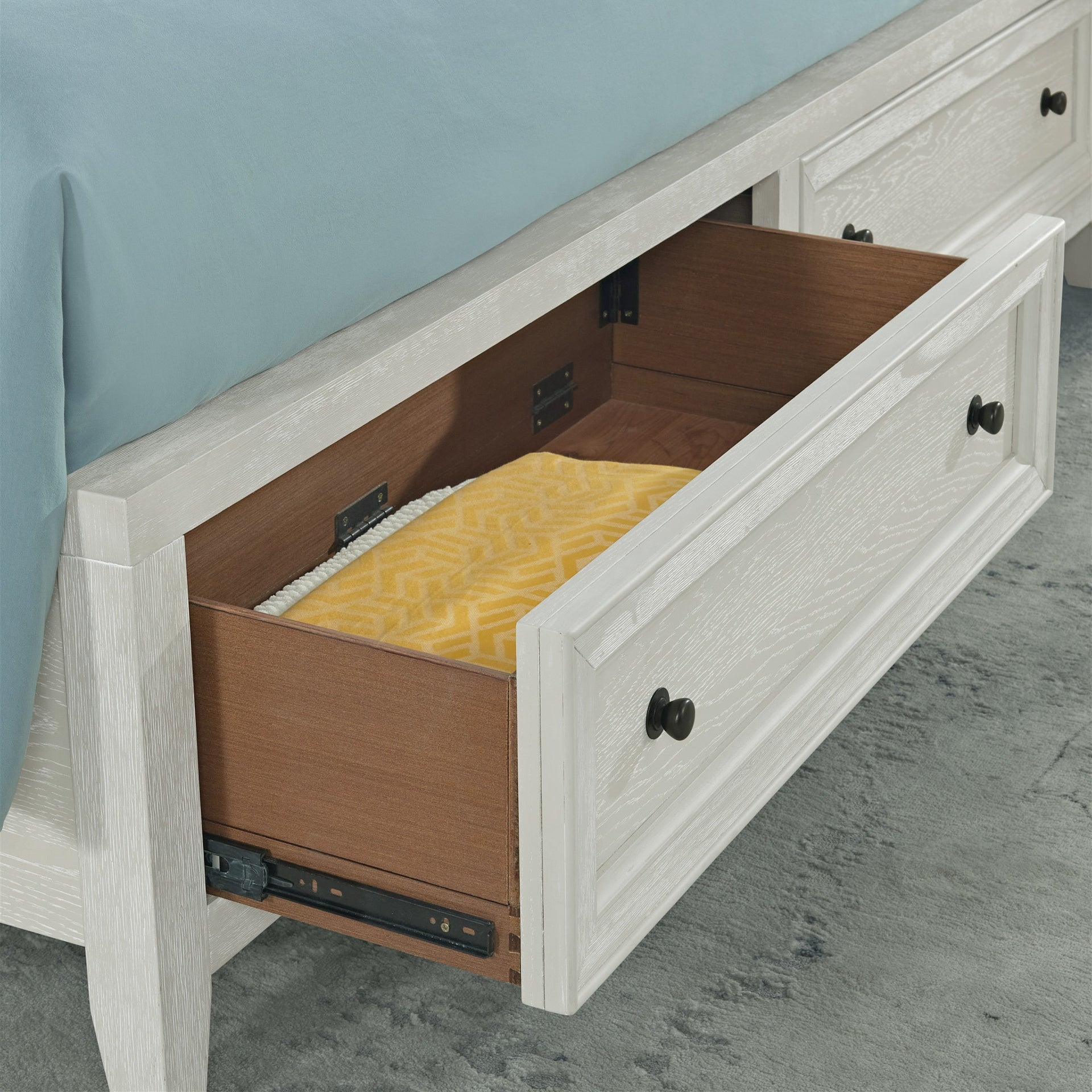 Gypsum Whitewash Queen Storage Bed