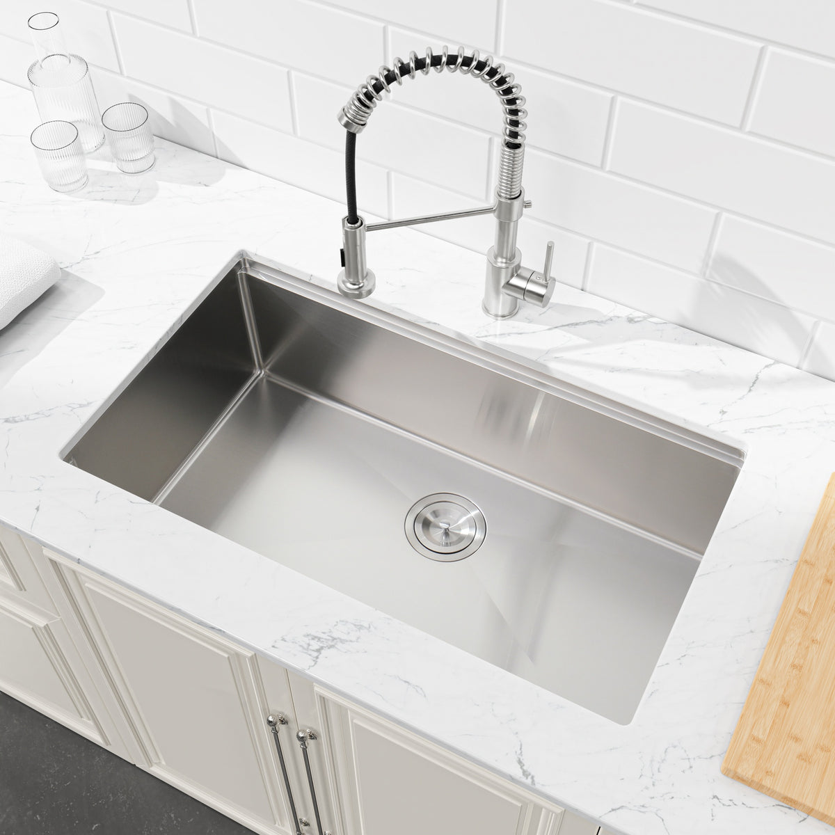 Stainless Steel Kitchen Sink, 30″x19″ Single Bowl, Undermount Handmade Sink in Brushed, with Cutting Board, Colander