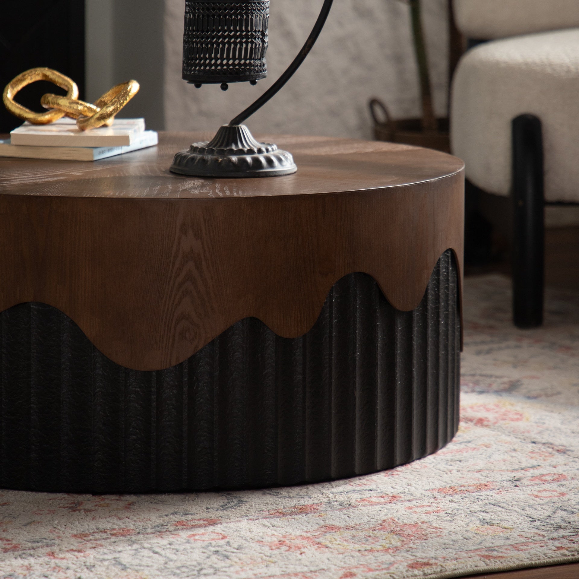 30.31" Round Coffee Table Handcrafted Relief Sturdy Pedestal Wooden Tea Table for Living Room no need to Assemble