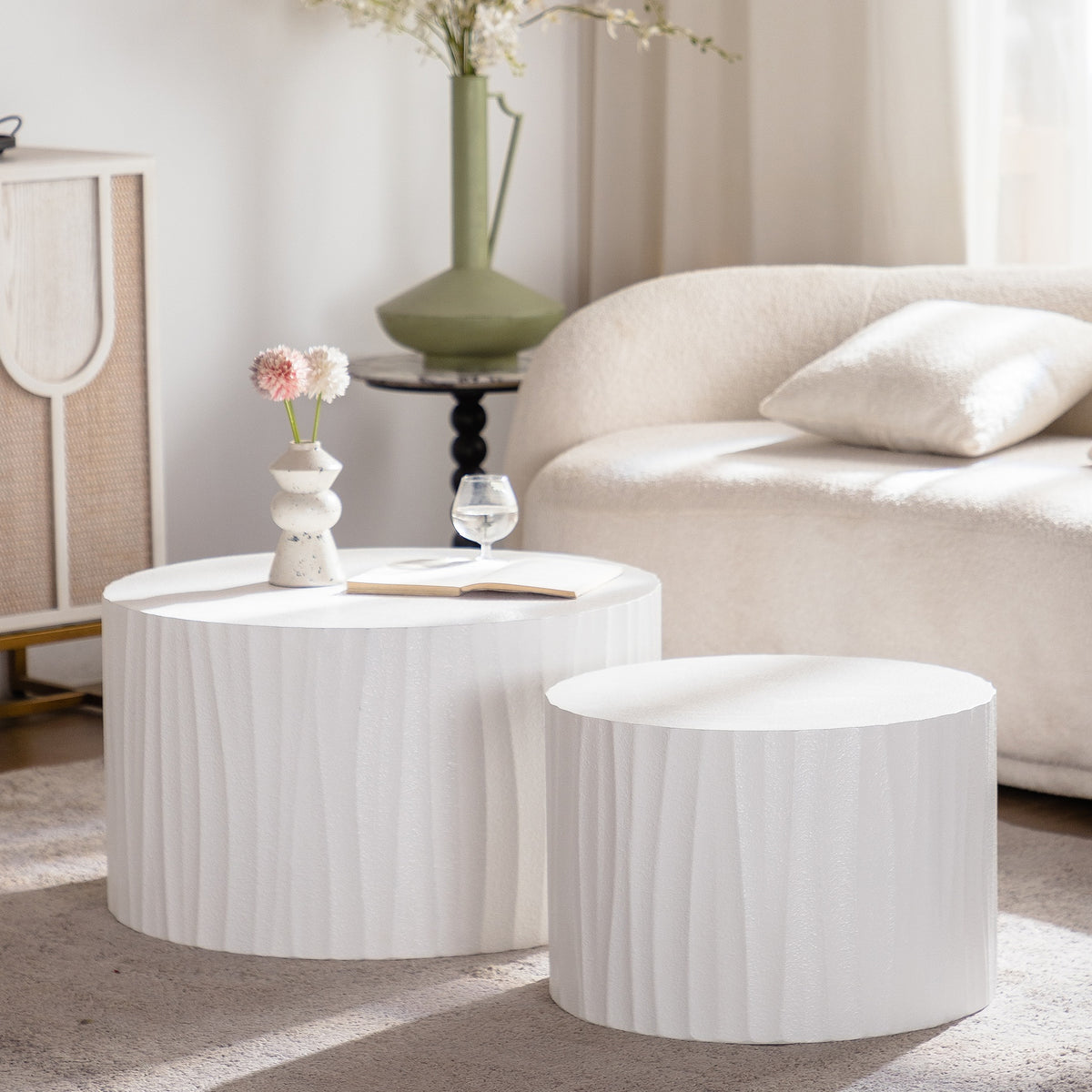 Nesting Coffee Table Set of 2 Round Wooden Coffee Tables Circle Modern Table for Living Room Bedroom Accent End Side Table