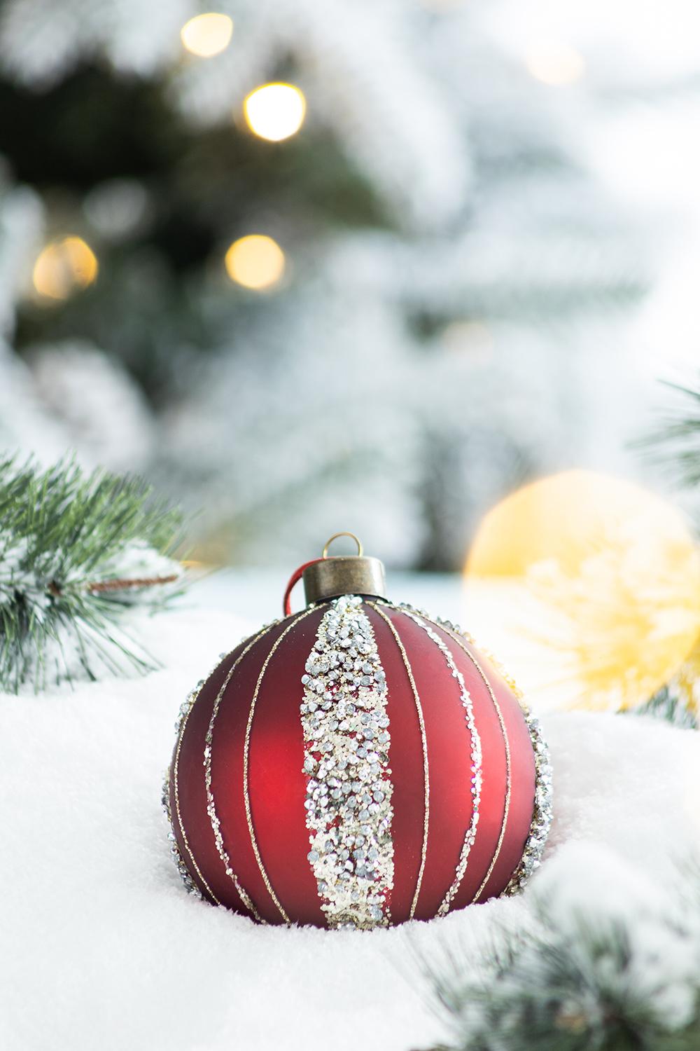 D4.7" Christmas Ball Ornaments, Glass Decorative Hanging Ball Christmas Tree Ornaments for Holiday Party Decorations, Set of 4