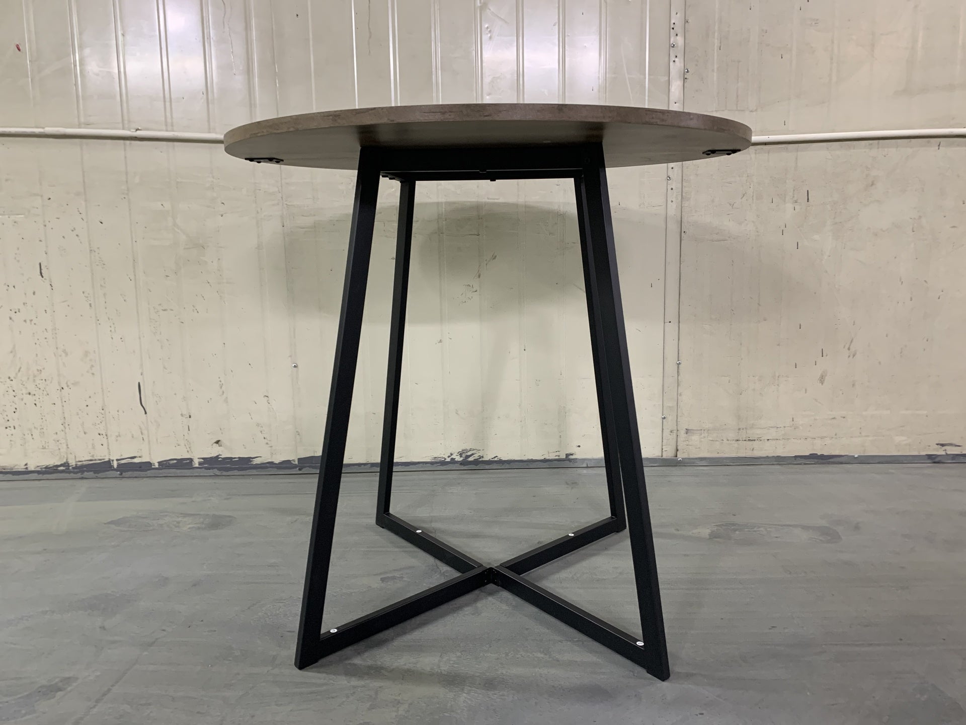 31.5 Inch Round Dining Table, Small Circle Kitchen Table with Metal Black Legs for 2-4 people,Modern Dining Room Table, Brown (only table)
