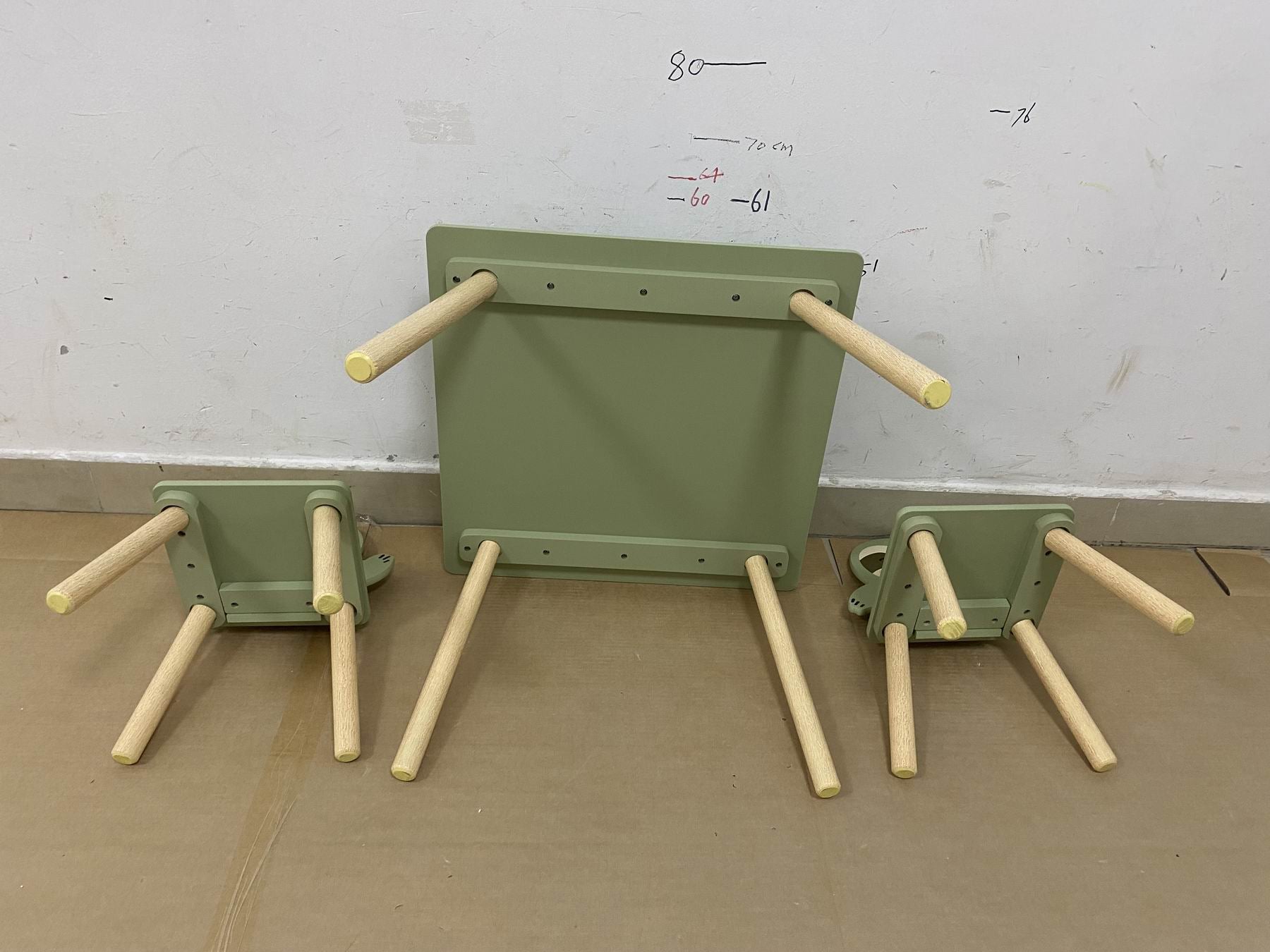 Kids Table and Chair Set with 2 Cute Sloth Chairs, Wooden Toddler Activity Table, Cute Animal Design Play & Study Set for Playroom, Bedroom, Classroom – Sage Green & Wood