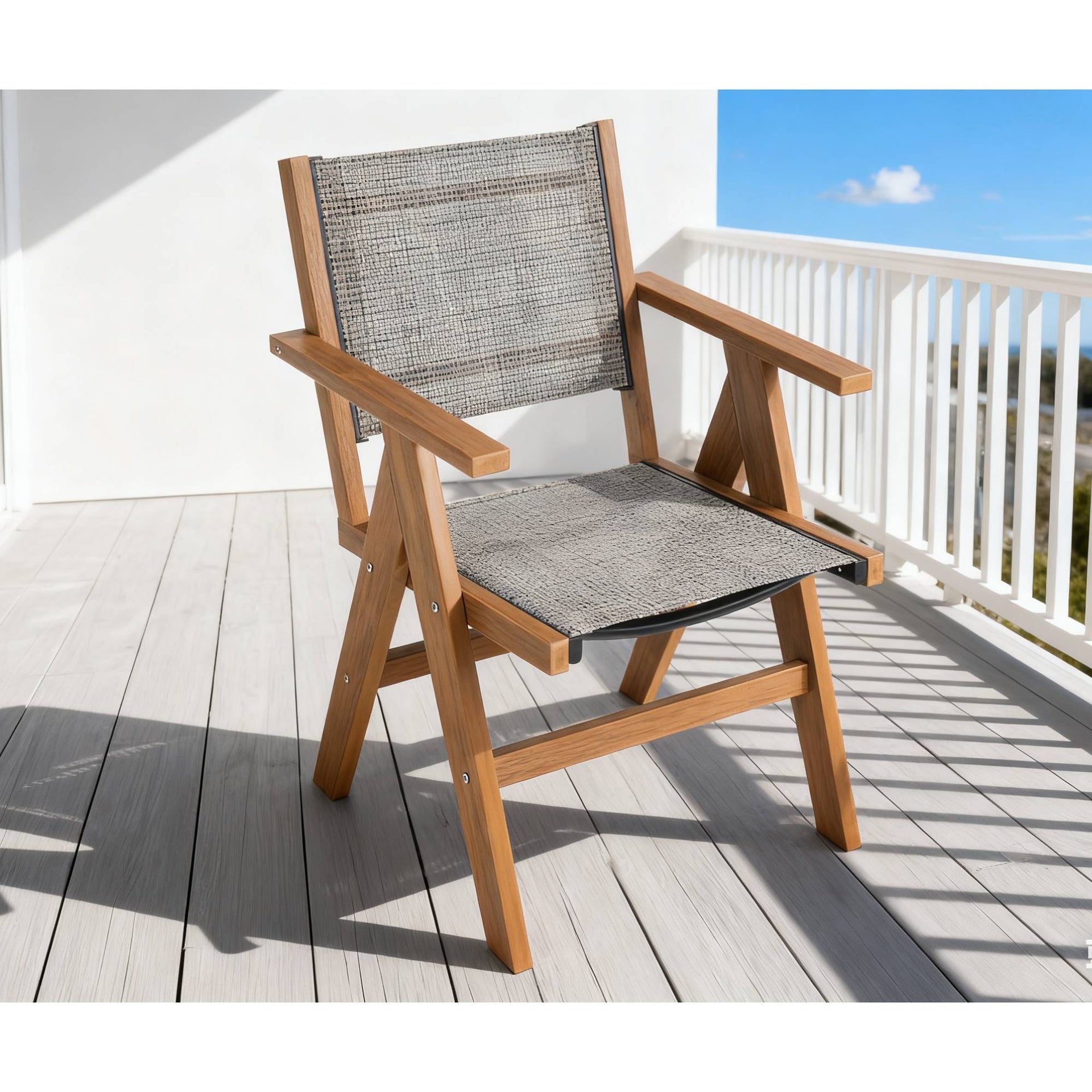 Lounge chair teak color, suitable for all seasons: Outdoor lounge chair, made of sturdy HIPS material, equipped with 304 stainless steel accessories.
