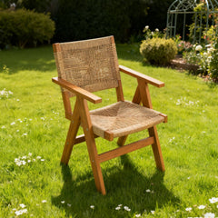 Lounge chair teak color, suitable for all seasons: Outdoor lounge chair, made of sturdy HIPS material, equipped with 304 stainless steel accessories.