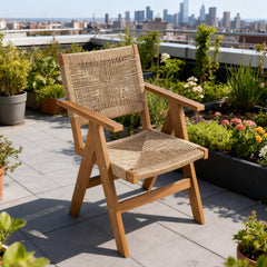Lounge chair teak color, suitable for all seasons: Outdoor lounge chair, made of sturdy HIPS material, equipped with 304 stainless steel accessories.