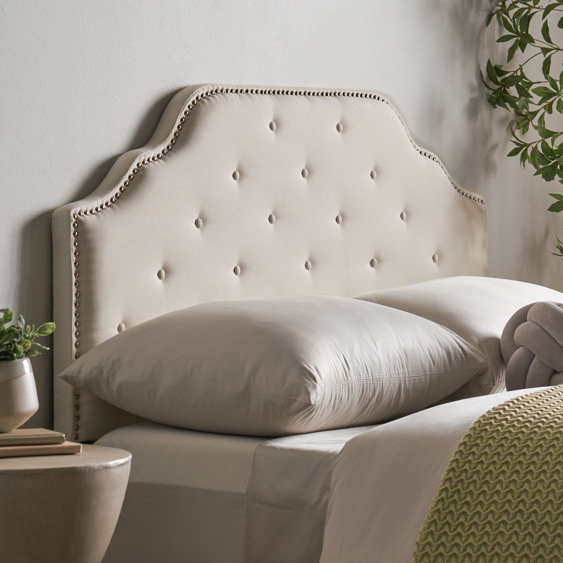 Tufted Upholstered Headboard Queen Size, Solid Wood Head Board with Durable Metal Legs, Adjustable Height Queen headboard with Nailhead Trim,fabric Headboard in Modern Button Tuffted Design