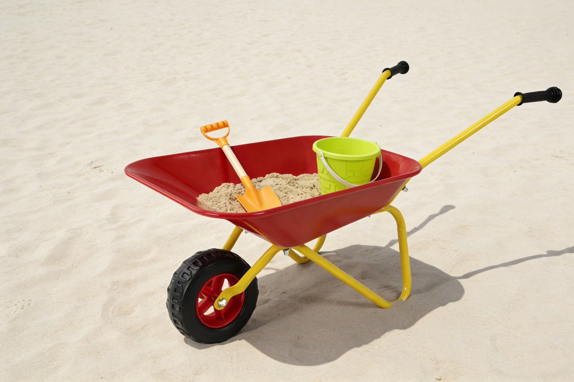 Children's metal wheelbarrow, Maximum load capacity: 33LBS,children's heavy wheelbarrow, metal structure wheelbarrow, steel tray, can be used in gardens, loading leaves, soil, sand, etc. (red)