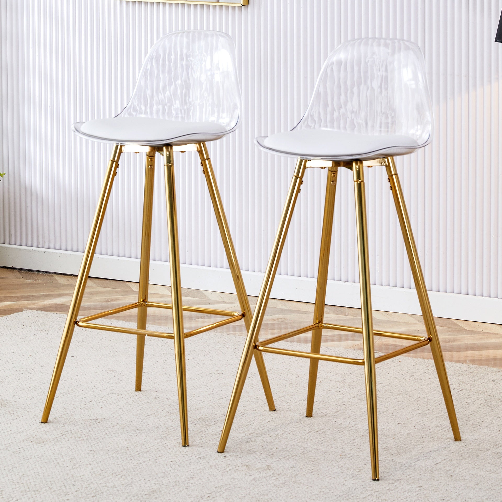 Modern and comfortable upholstered bar chairs, metal legs, small size bar chairs, suitable for part of the crowd, stylish design for dining room, kitchen, terrace and living room chairs.