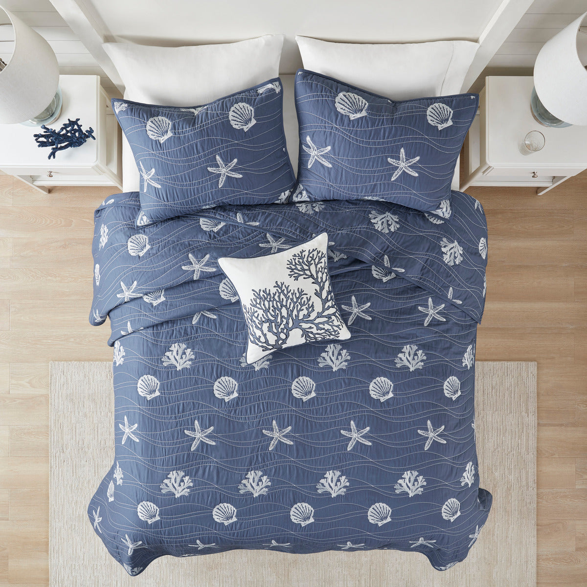 4 Piece Cotton Reversible Embroidered Quilt Set with Throw Pillow Navy King/Cal King