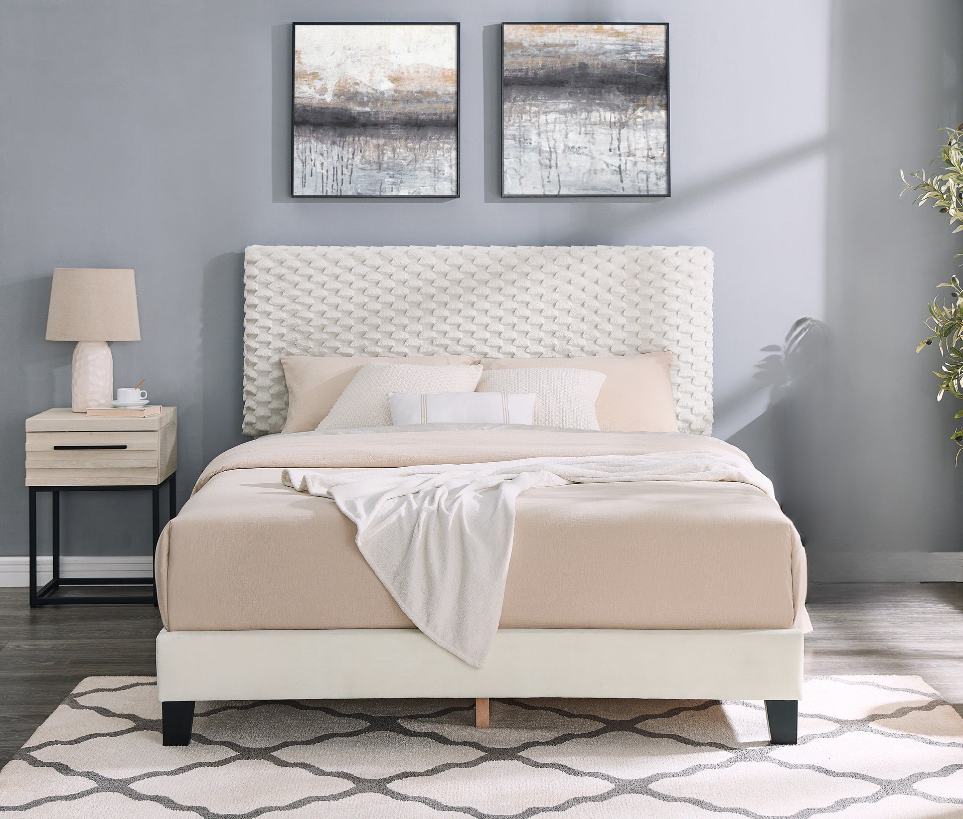 Roundhill Furniture Findlay 2-Piece Bedroom Set, Plush 3D Upholstered Bed with Nightstand, Full