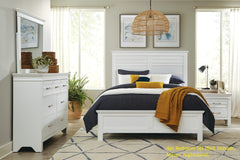 White Finish Queen Bed Transitional Style Wooden Bedroom Furniture 1pc Panel Bed