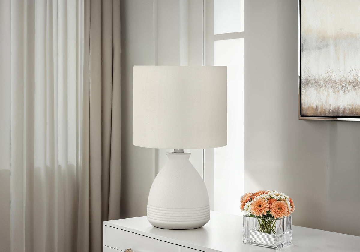 Lighting, 17"h, Table Lamp, Cream Ceramic, Ivory / Cream Shade, Modern