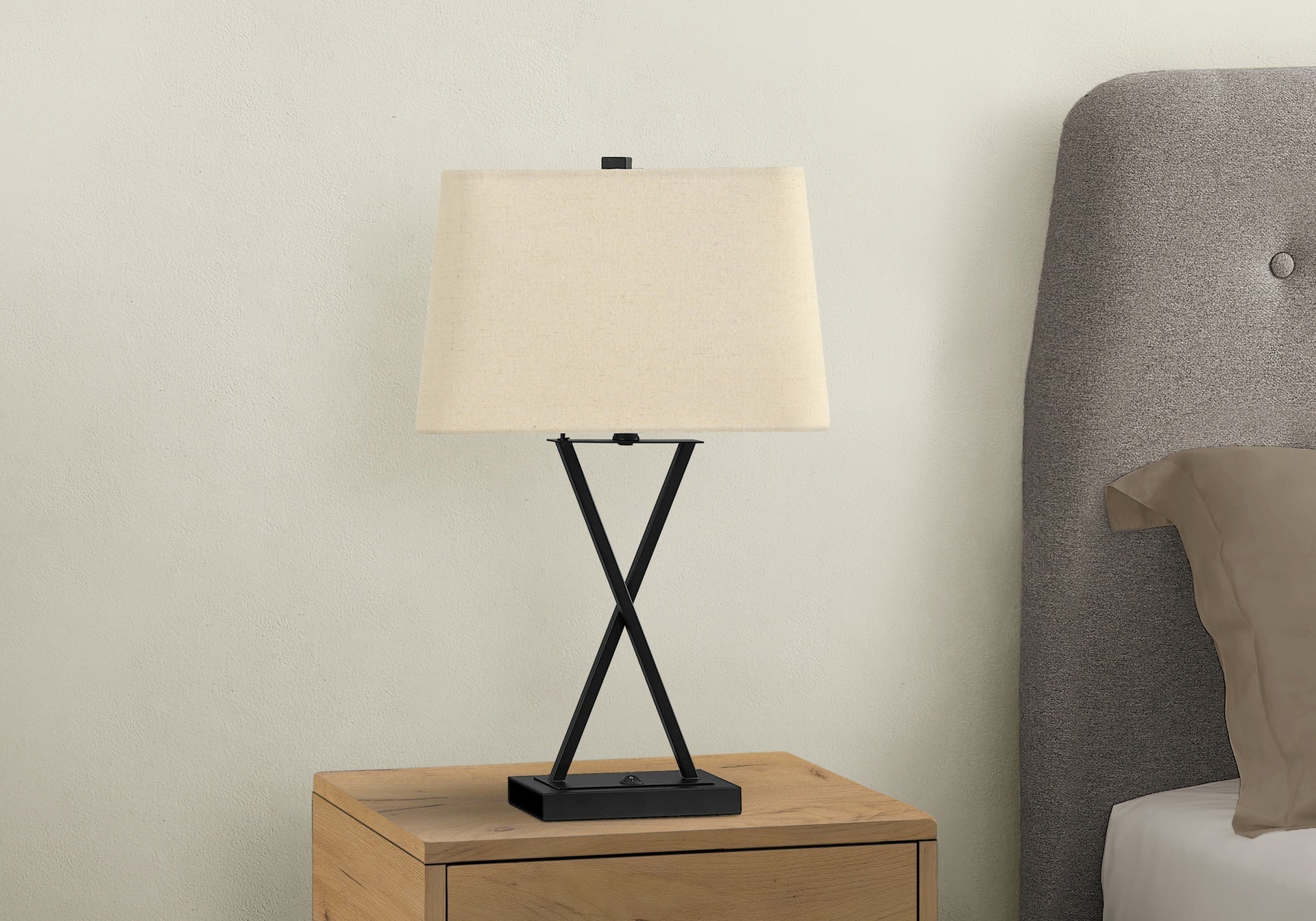 Lighting, 25"h, Table Lamp, Usb Port Included, Black Metal, Beige Shade, Transitional