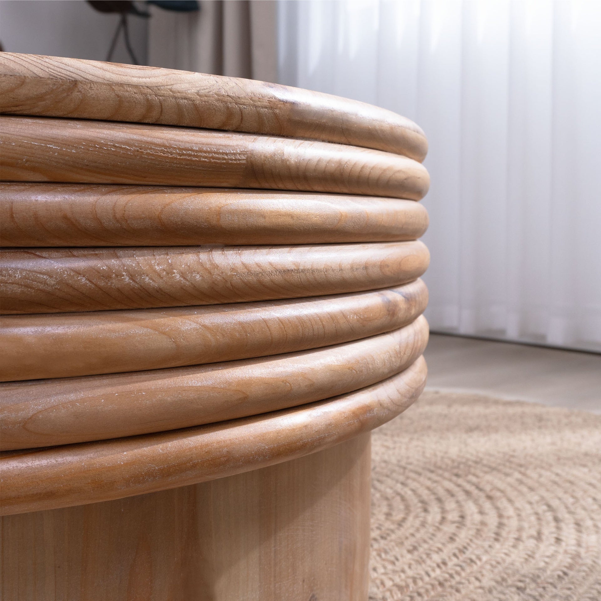 Round Wooden Coffee Table with Hidden Storage - 30.3" Modern Rustic Centerpiece for Living Room , Natural Finish,Lift-Top Lid