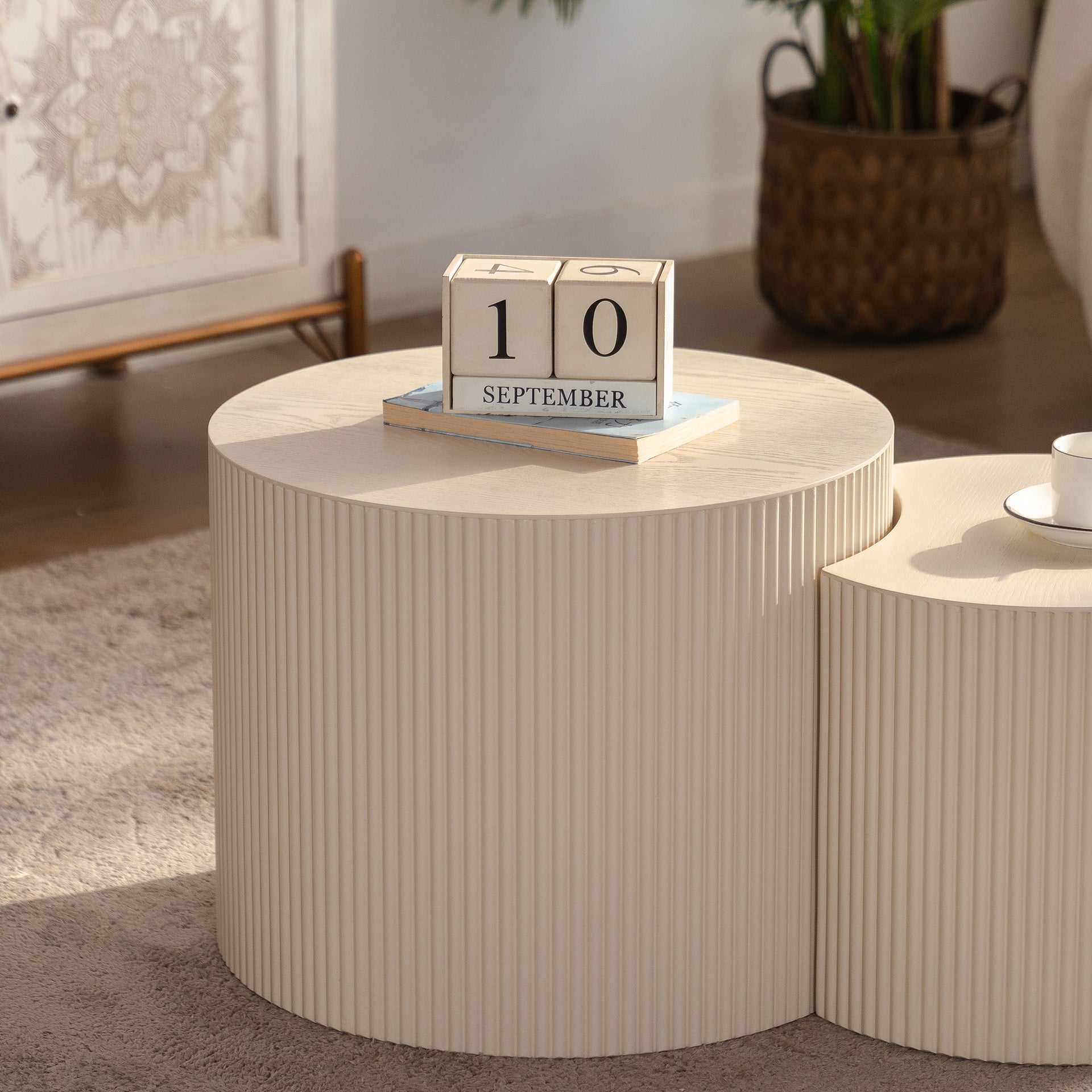Round Wood Coffee Table for Living Room for Small Space Apartment and No Need Assembly