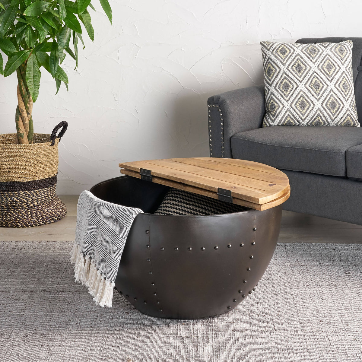 WOODEN & IRON COFFEE TABLE