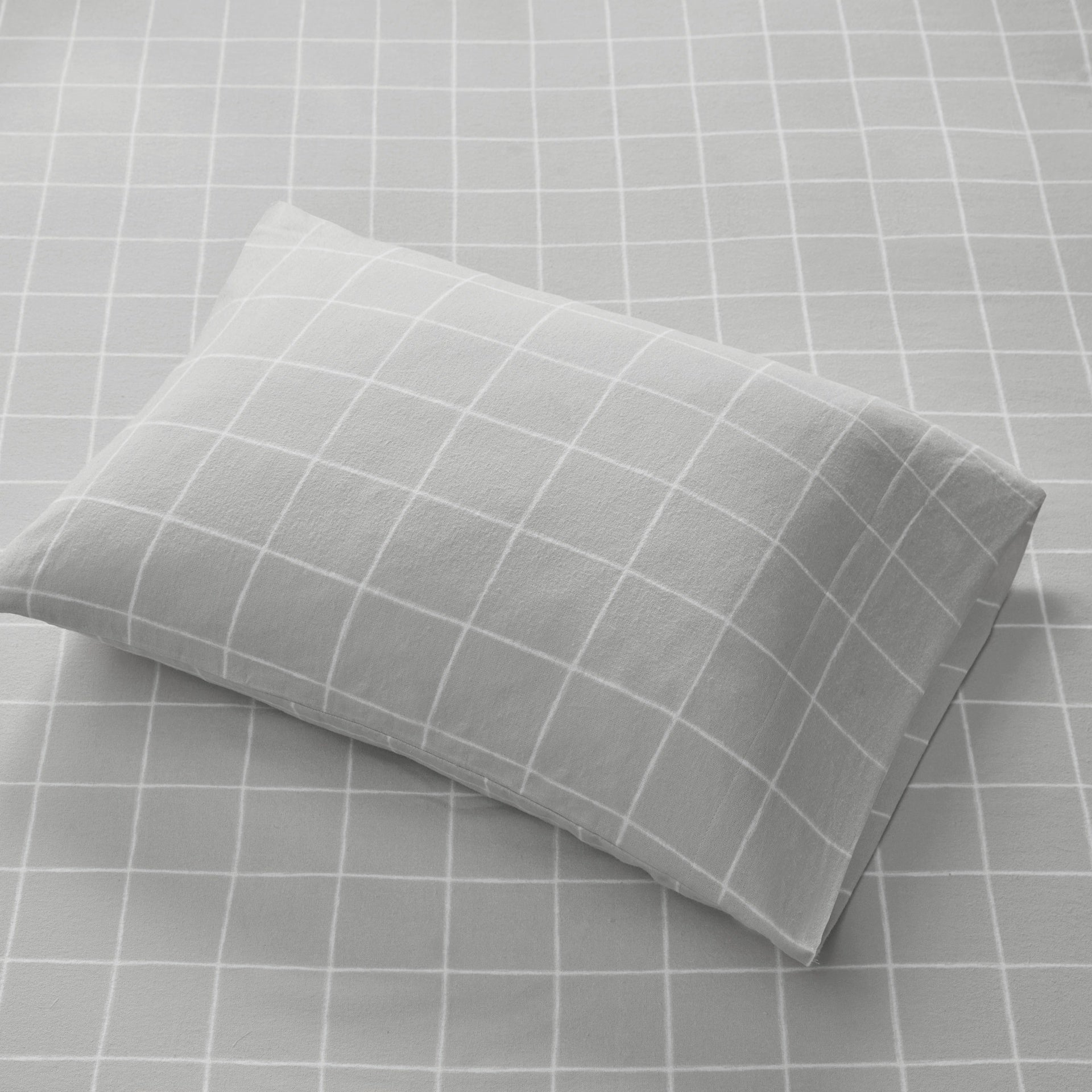 4-Piece Cal King 100% Cotton Flannel Printed Sheet Set, Grey Windowpane