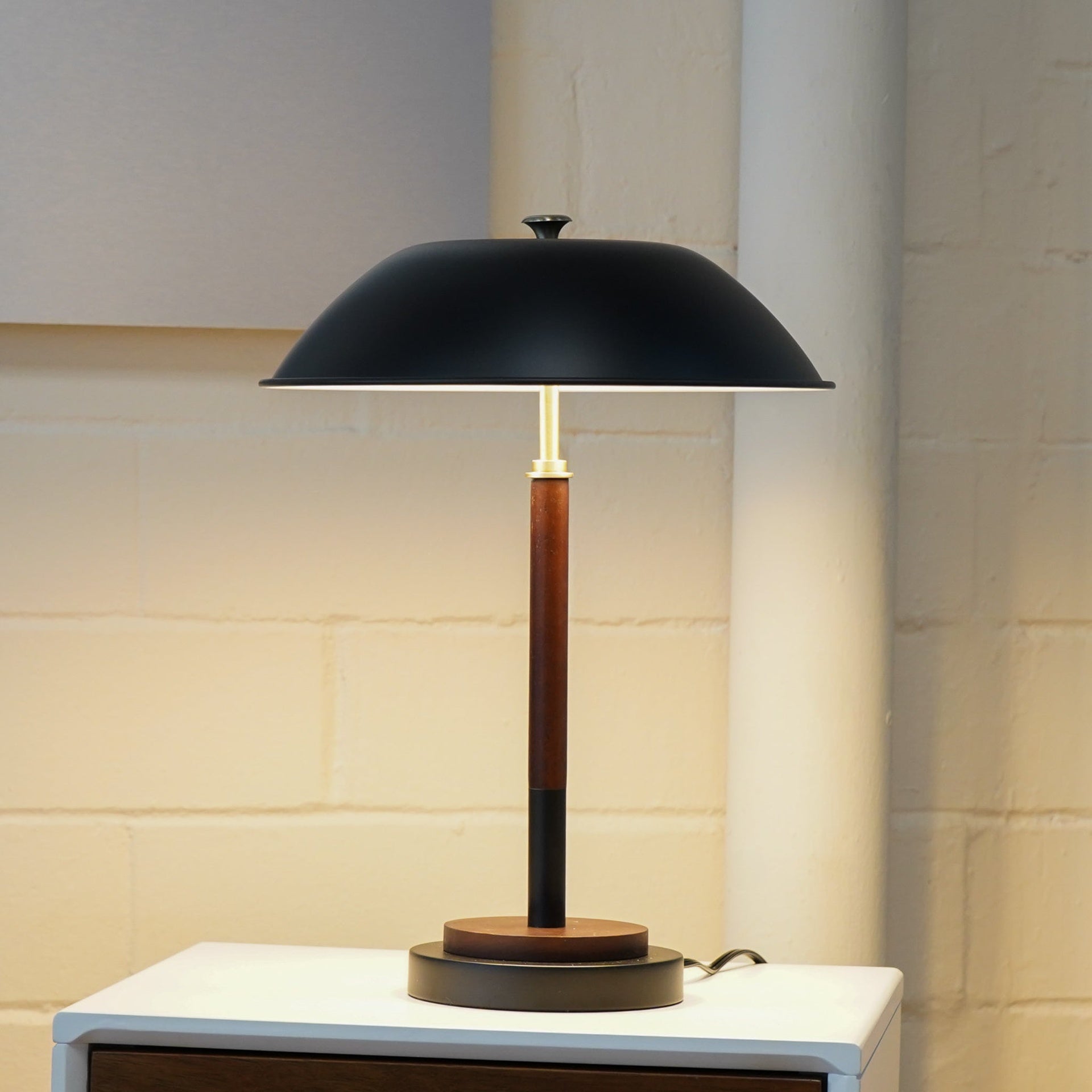 High Quality Hotel European Modern Bed Side nightstand Decorative Led Table/desk Lamp, Cosmiclume Black Umbrella Shaped Table Lamp - Walnut - Bronze 110V
