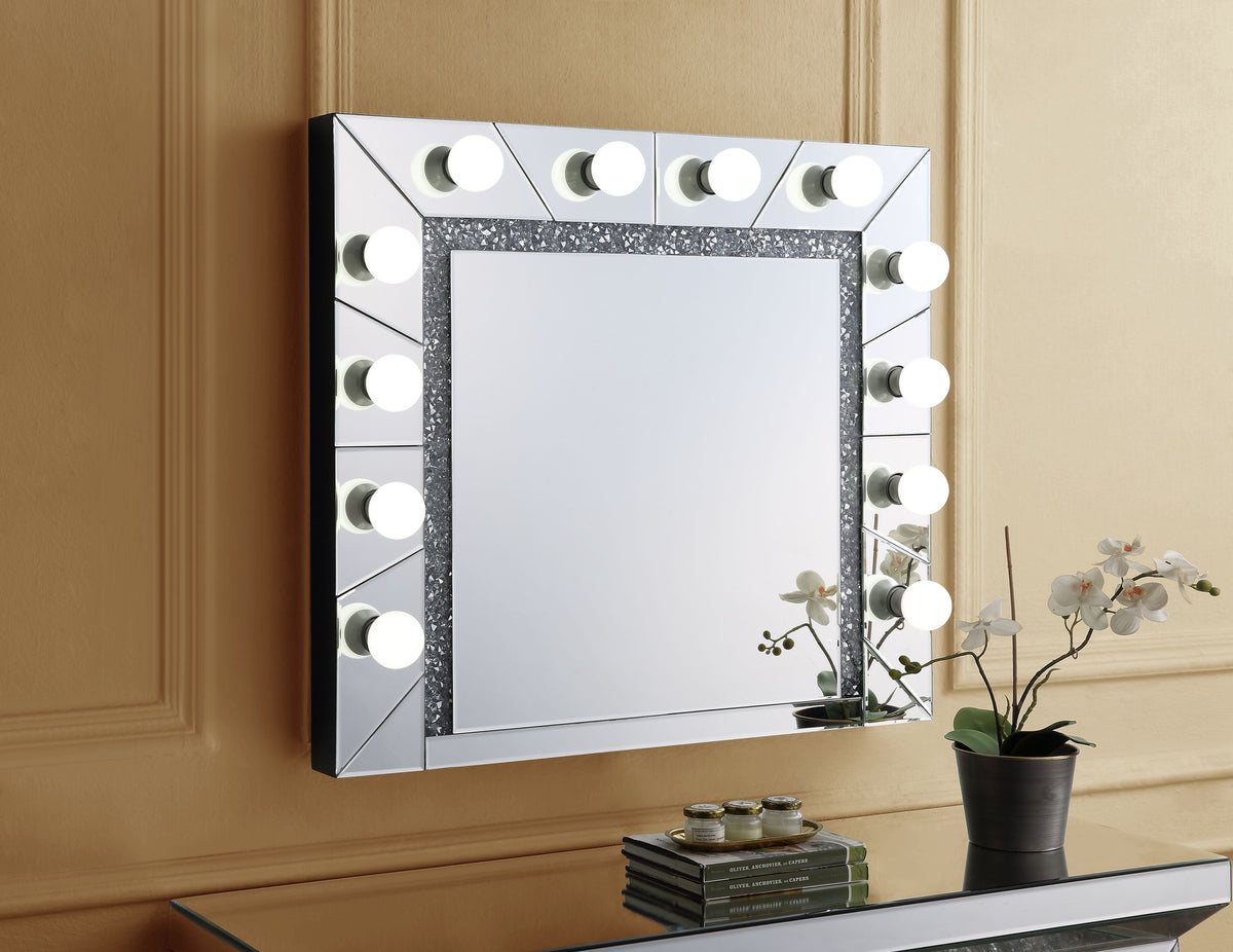 Noralie Mirrored & Faux Diamonds Accent Mirror (Assembled)
