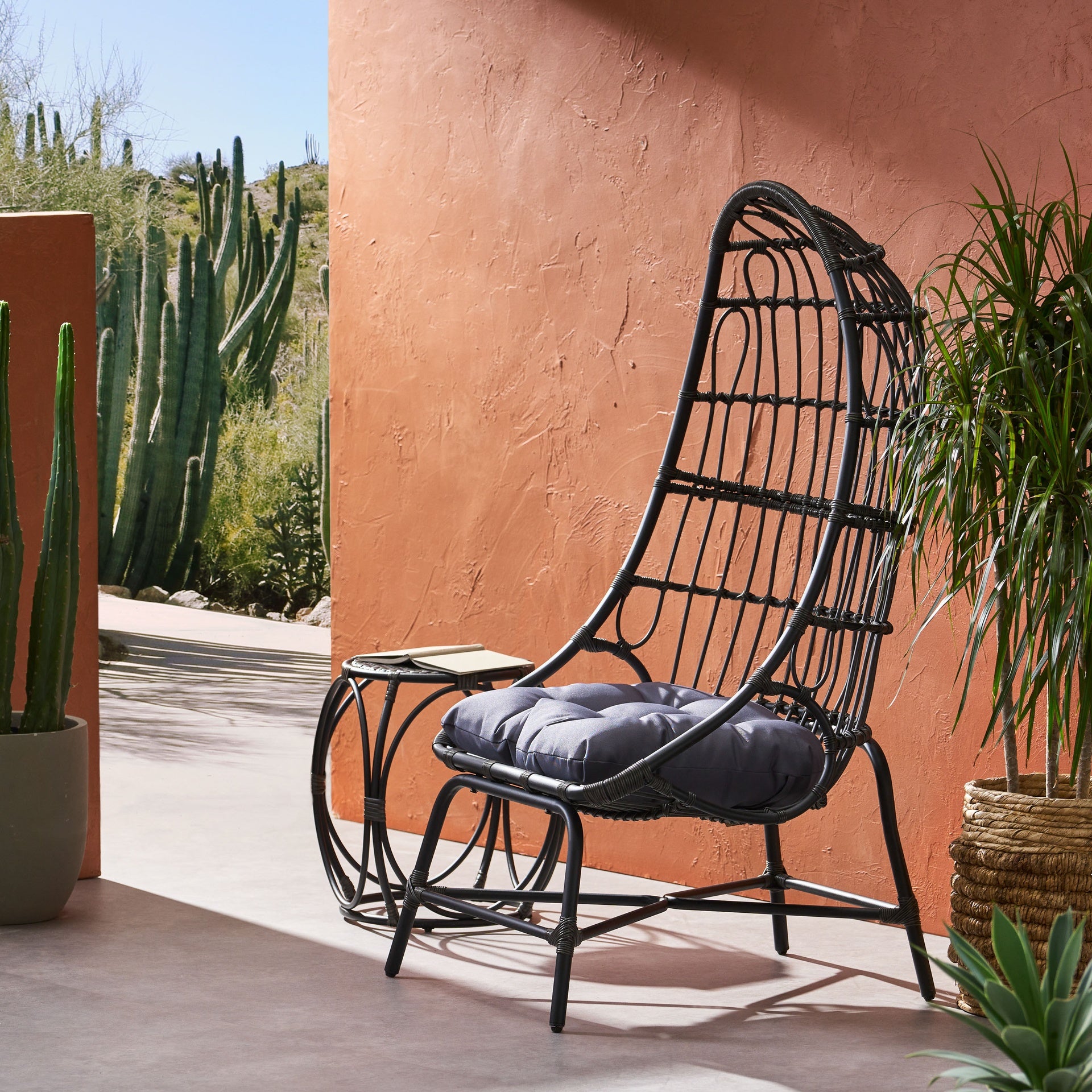 ELON COCOON CHAIR