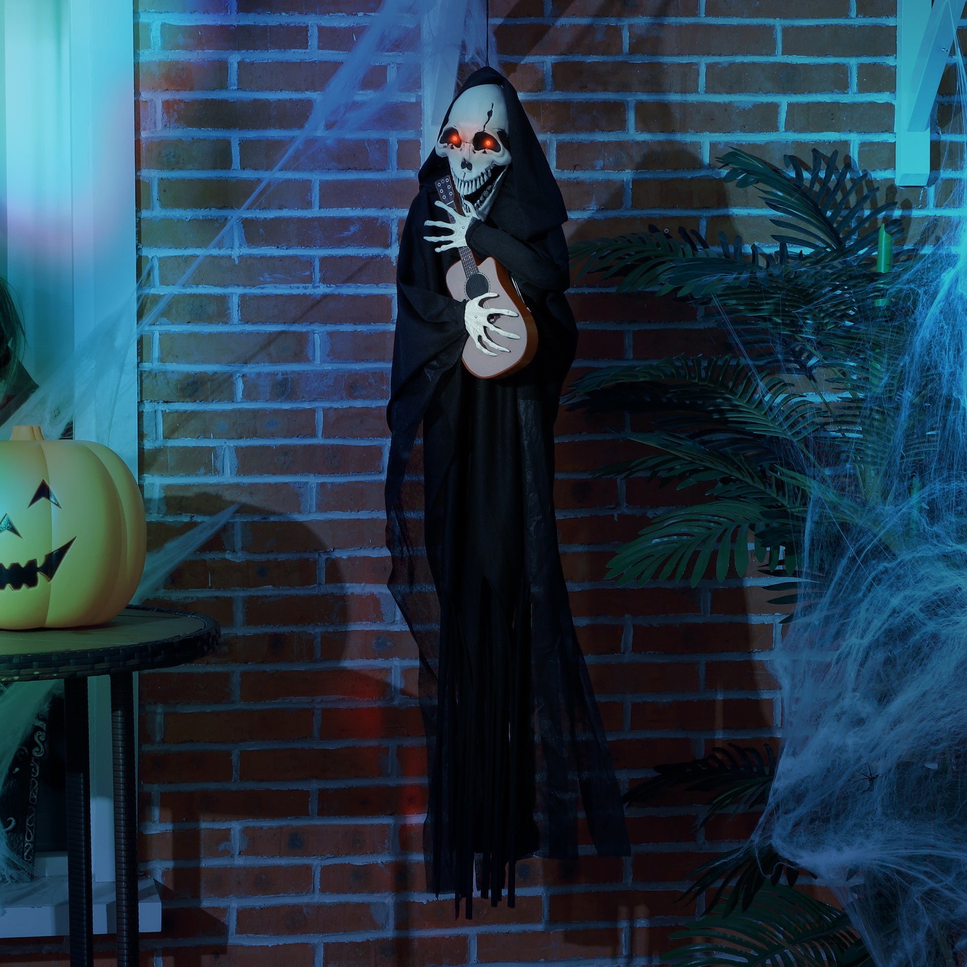 HOMCOM 4.3' Outdoor Halloween Decoration Animatronic Guitar-playing Grim Reaper, Sound and Motion Activated Animated Prop with Light Up Eyes & Guitar Music
