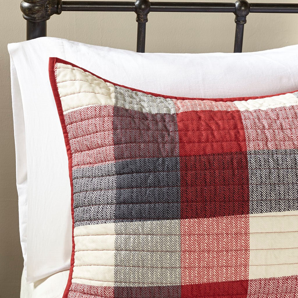 6 Piece Printed Herringbone Quilt Set with Throw Pillows Red Full/Queen