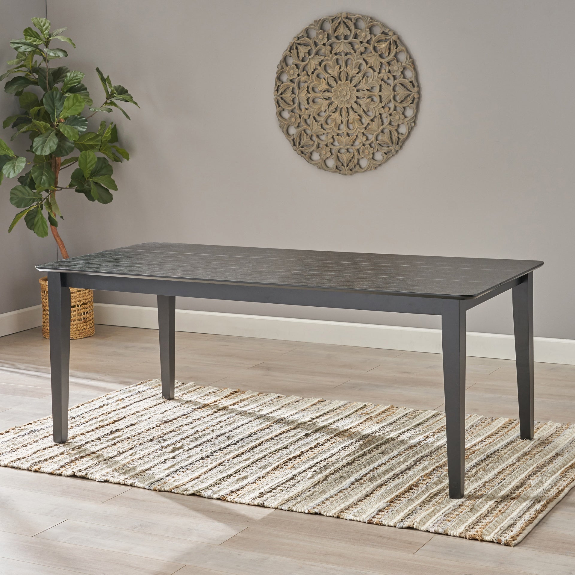 DINING TABLE WITH SQUARE LEG