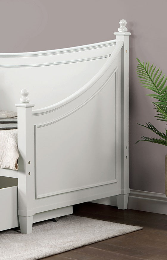 Transitional Style Twin Daybed Molding Design White Finish Mattress Ready Poster Design With Finials Solid Wood Structure