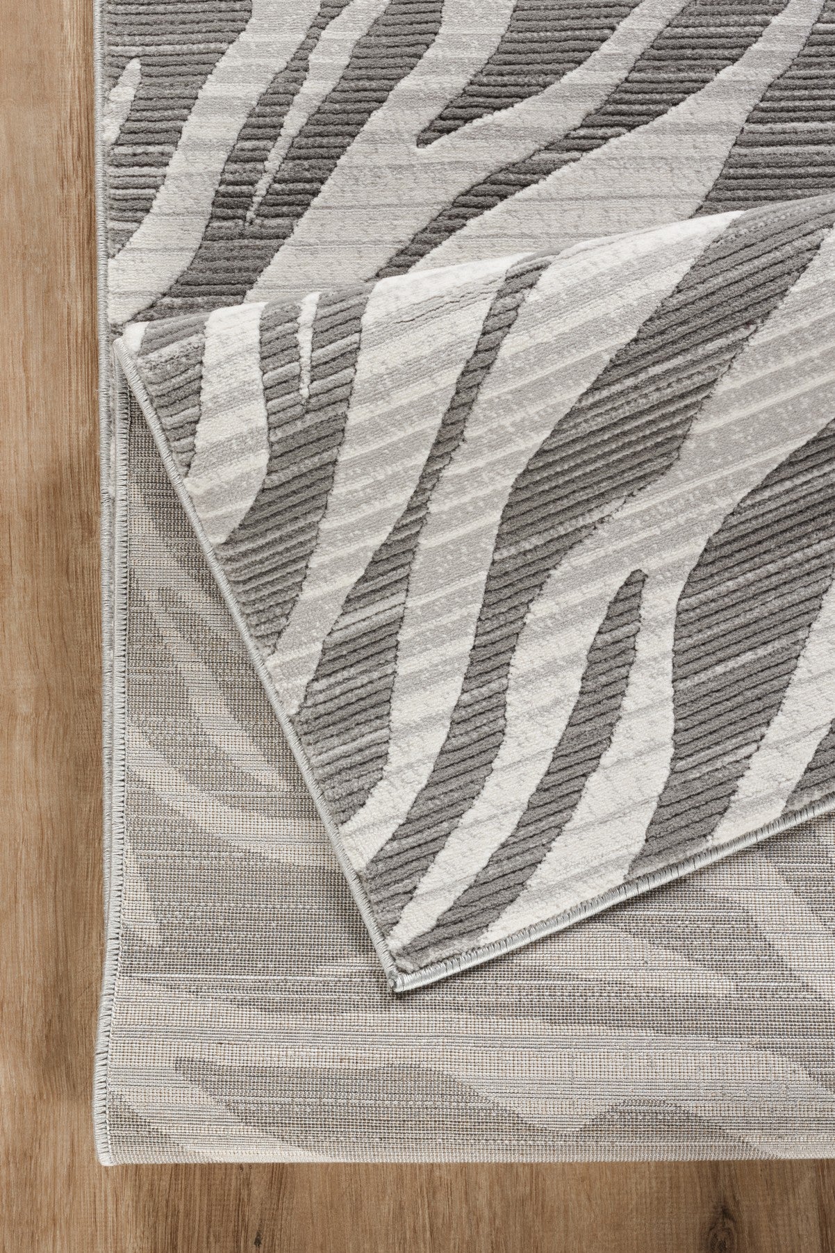 Geometrix GC_DIM1008 Gray 5 ft. 3 in. x 7 ft. 3 in. Area Rug