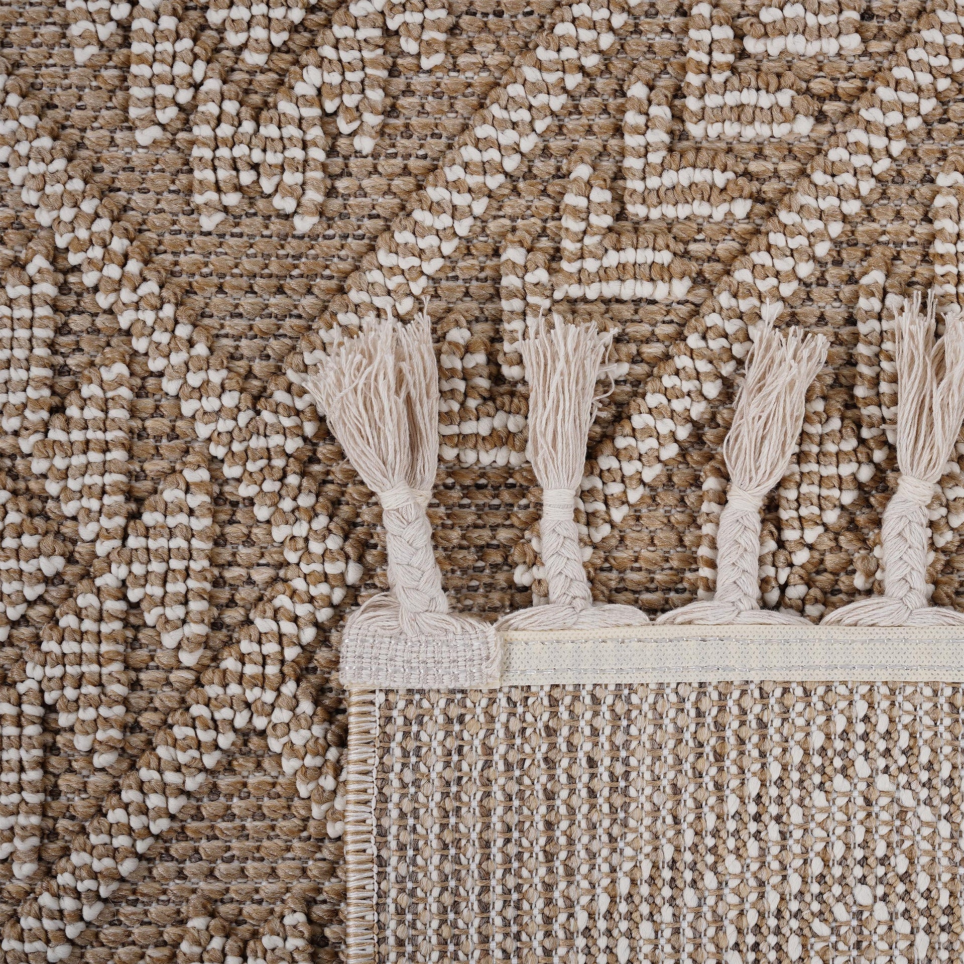 Guros Collection 5X7 Natural / Traditional Indoor / Outdoor Area Rug