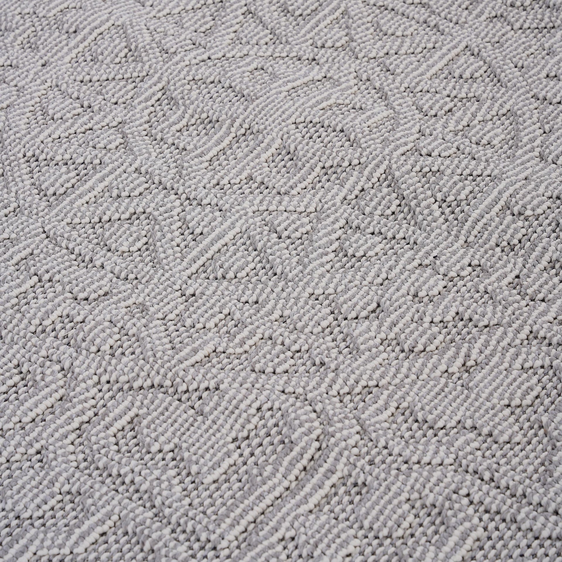 Guros Collection 5X7 White / Ivory / Medallion Indoor / Outdoor Area Rug
