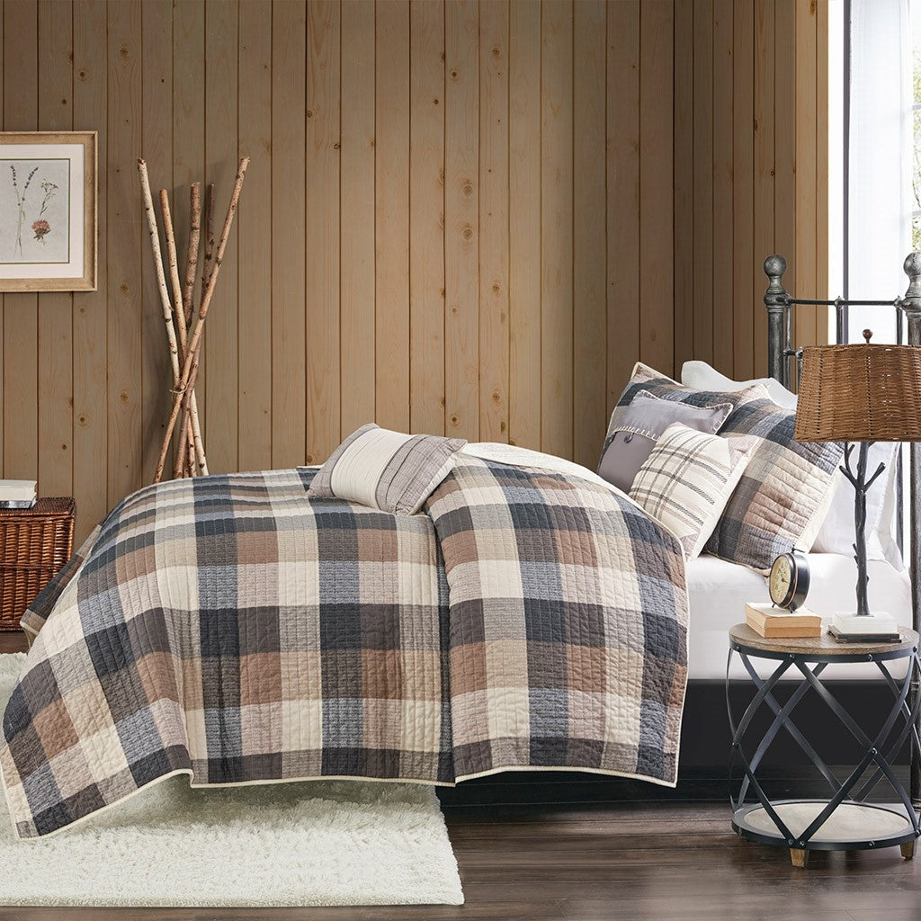 6 Piece Printed Herringbone Quilt Set with Throw Pillows Neutral Full/Queen