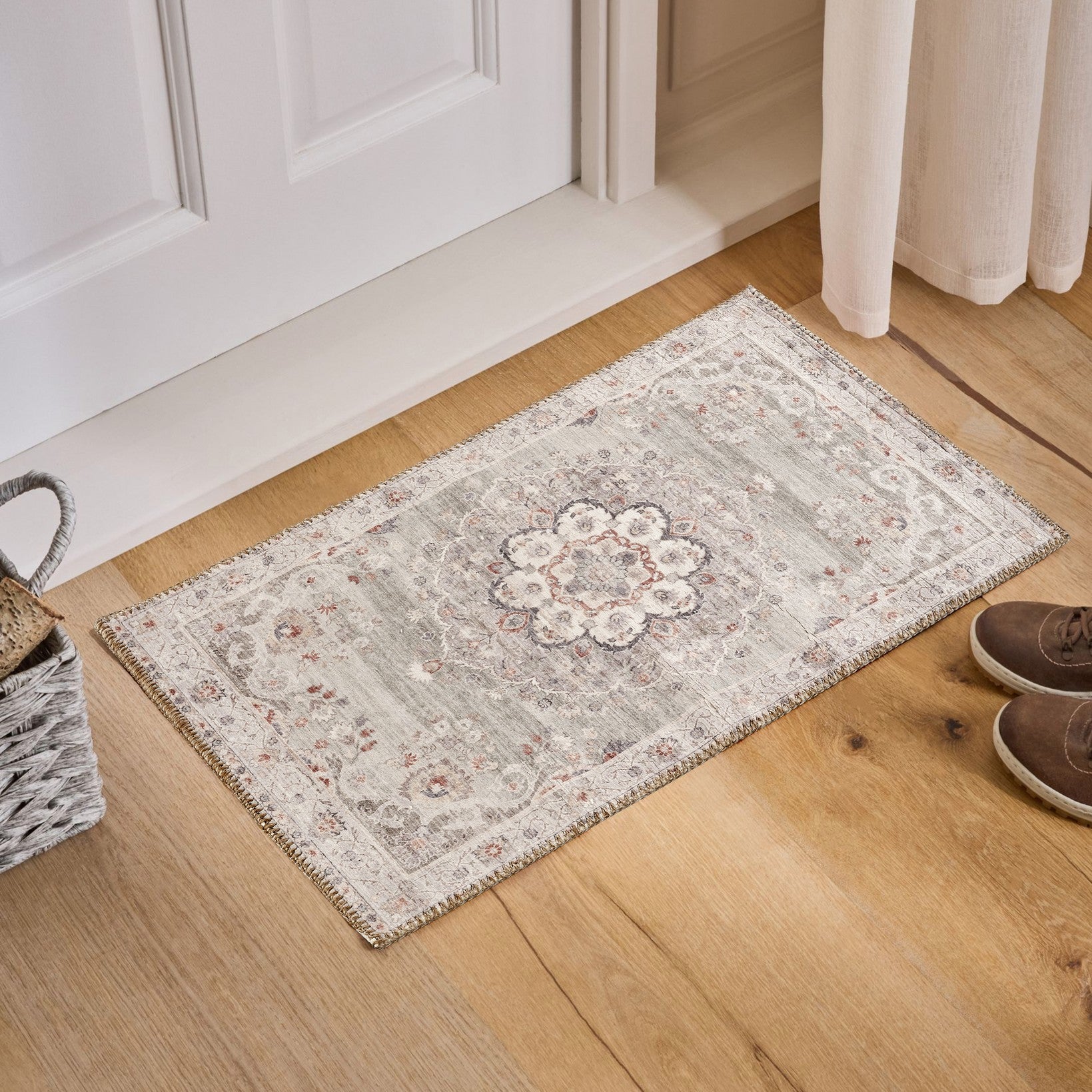 Oxford GC_NBL2013 Green 2 ft. x 3 ft. Area Rug