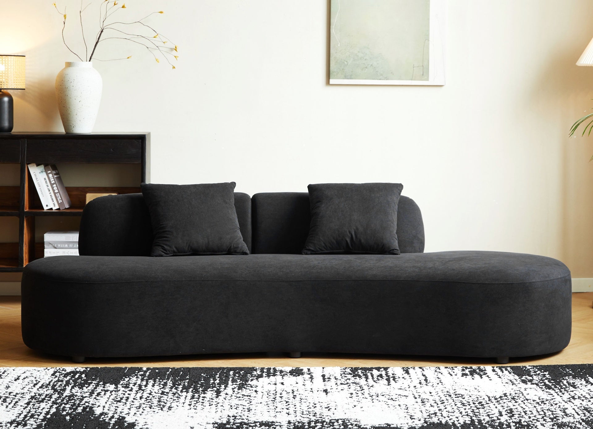 90" Curved Sofa with Throw Pillows, 4 Seater Luxury Velvet Couch with Half Moon Design and High-Density Foam, Ideal for Modern Living Room, Office & Apartment, Black