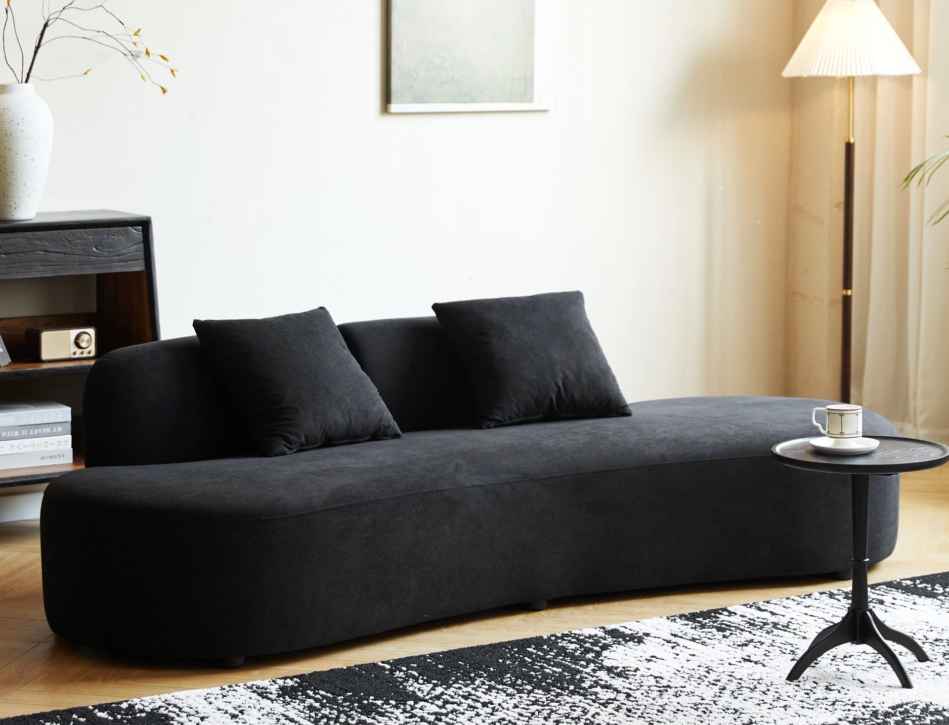 90" Curved Sofa with Throw Pillows, 4 Seater Luxury Velvet Couch with Half Moon Design and High-Density Foam, Ideal for Modern Living Room, Office & Apartment, Black