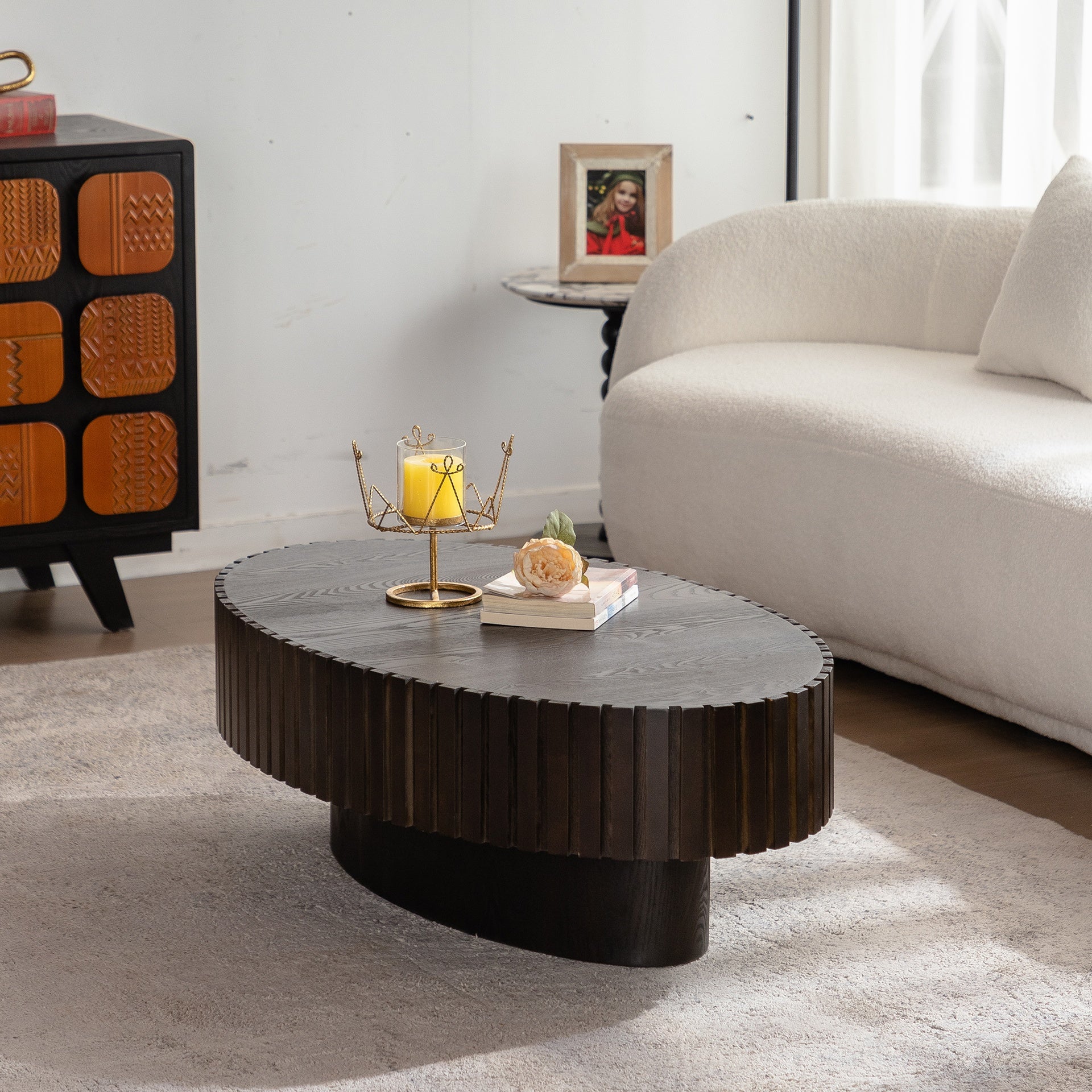 Oval Coffee Table Handcrafted Relief Sturdy Pedestal Wooden Olive-Shaped Tea Table for Living Room